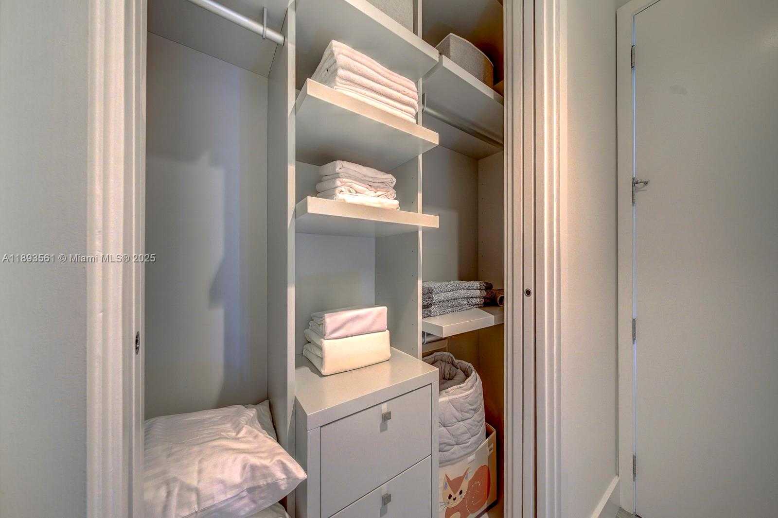 Small Image of 10203 COLLINS AVE #1502, Bal Harbour Number 38