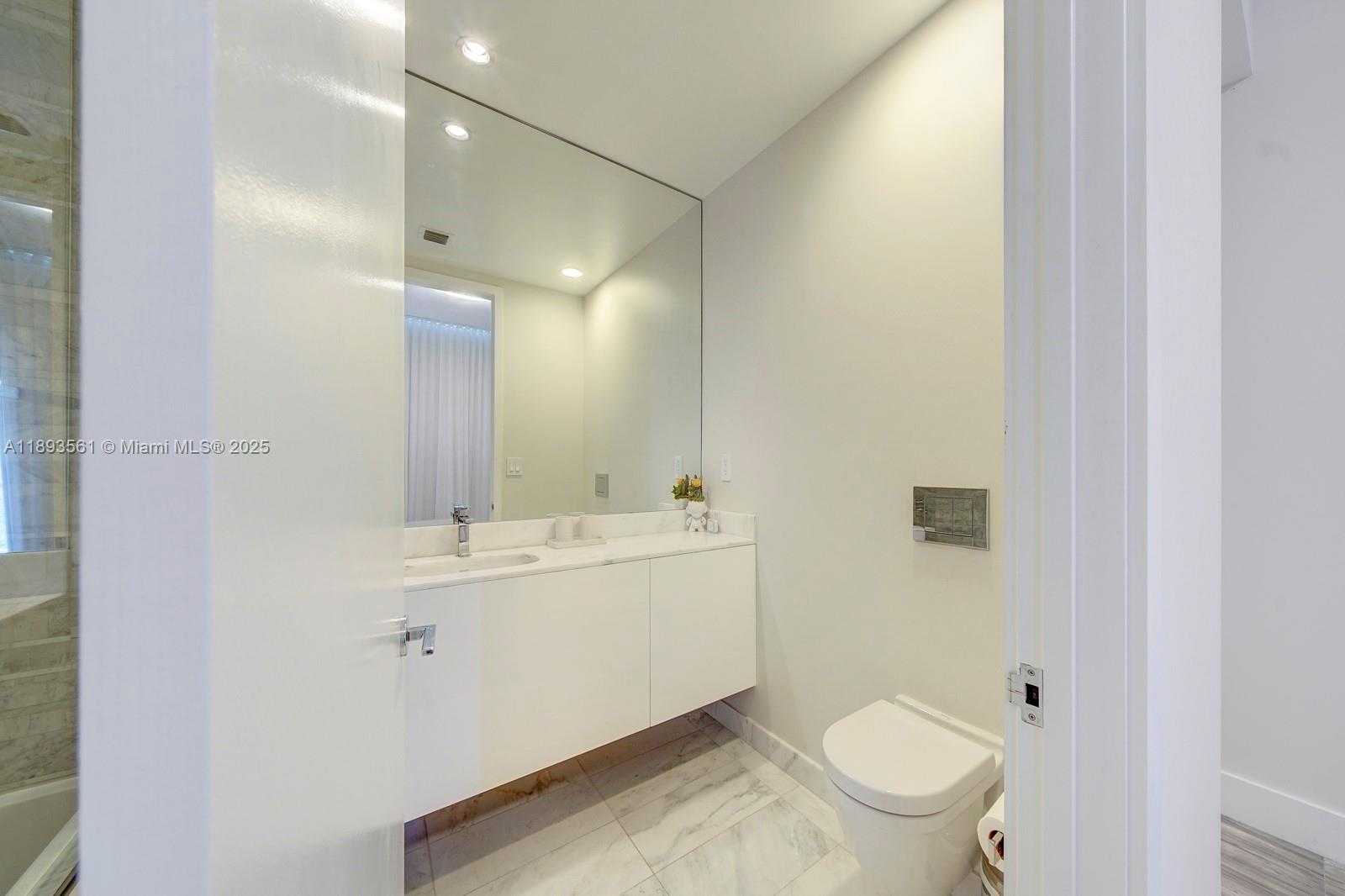 Small Image of 10203 COLLINS AVE #1502, Bal Harbour Number 40