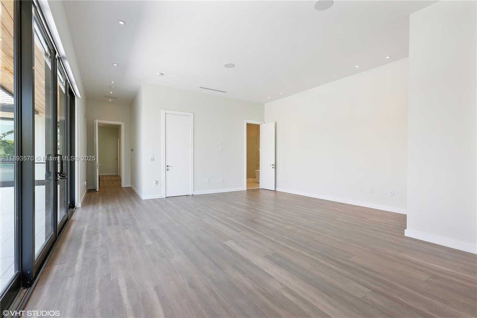 Small Image of 7015 MIRA FLORES AVE, Coral Gables Number 14