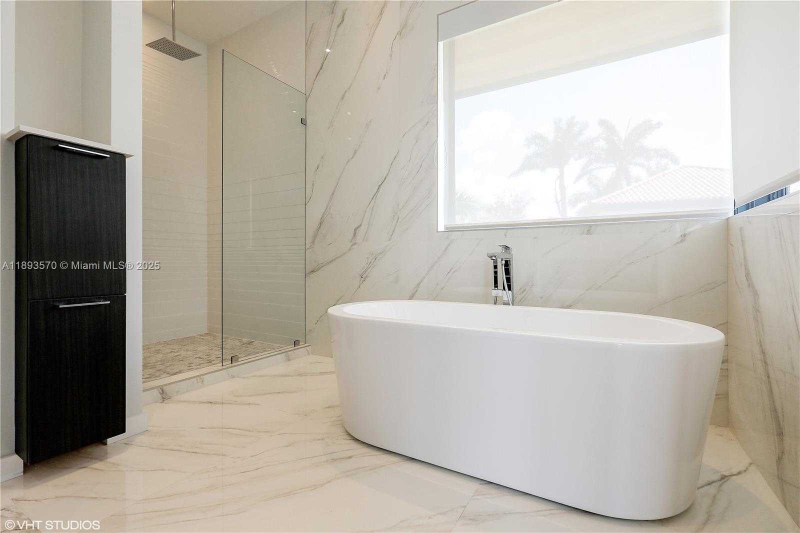 Small Image of 7015 MIRA FLORES AVE, Coral Gables Number 16