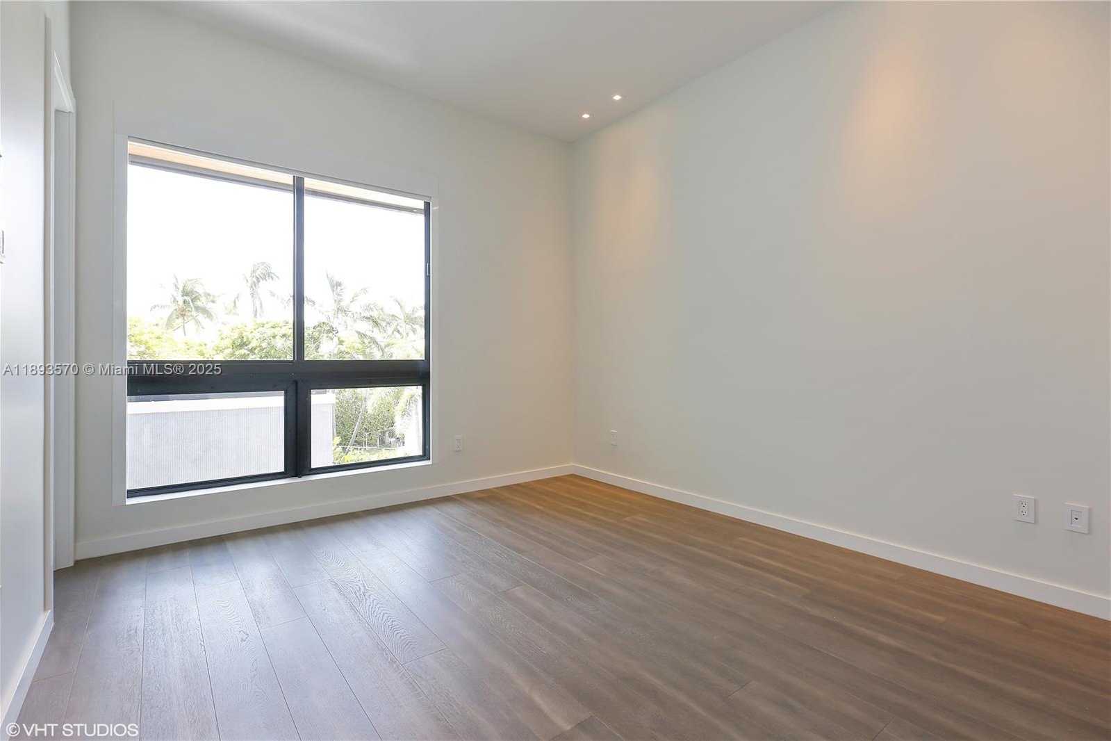 Small Image of 7015 MIRA FLORES AVE, Coral Gables Number 18