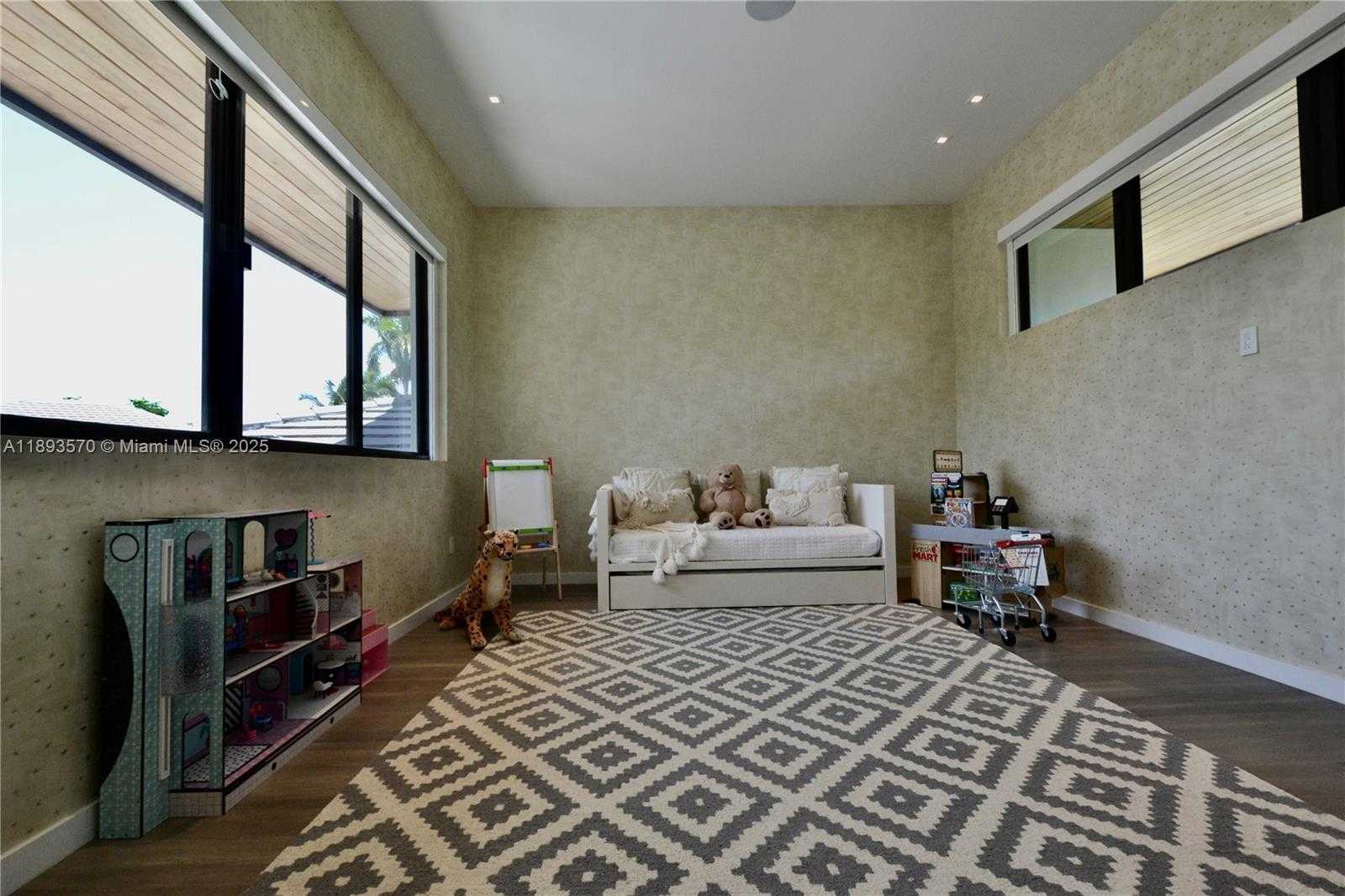 Small Image of 7015 MIRA FLORES AVE, Coral Gables Number 24