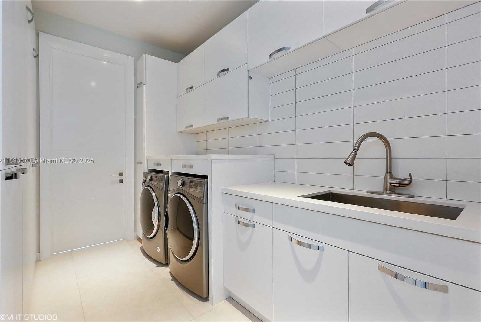 Small Image of 7015 MIRA FLORES AVE, Coral Gables Number 39