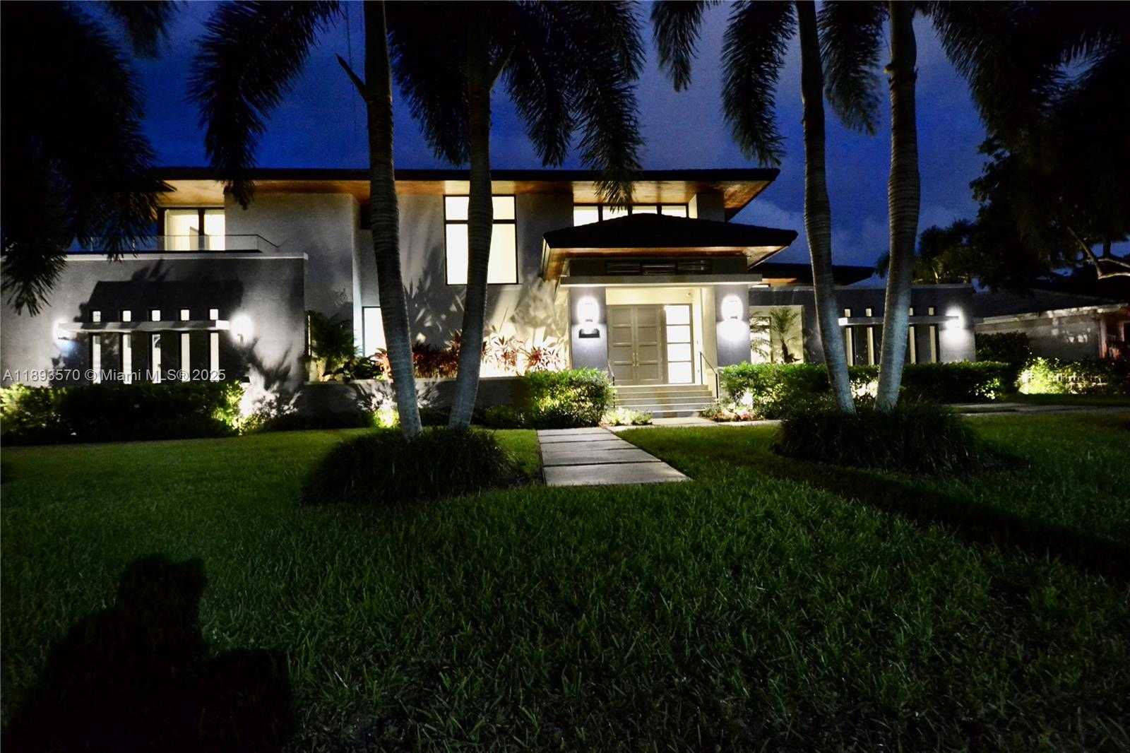 Small Image of 7015 MIRA FLORES AVE, Coral Gables Number 44