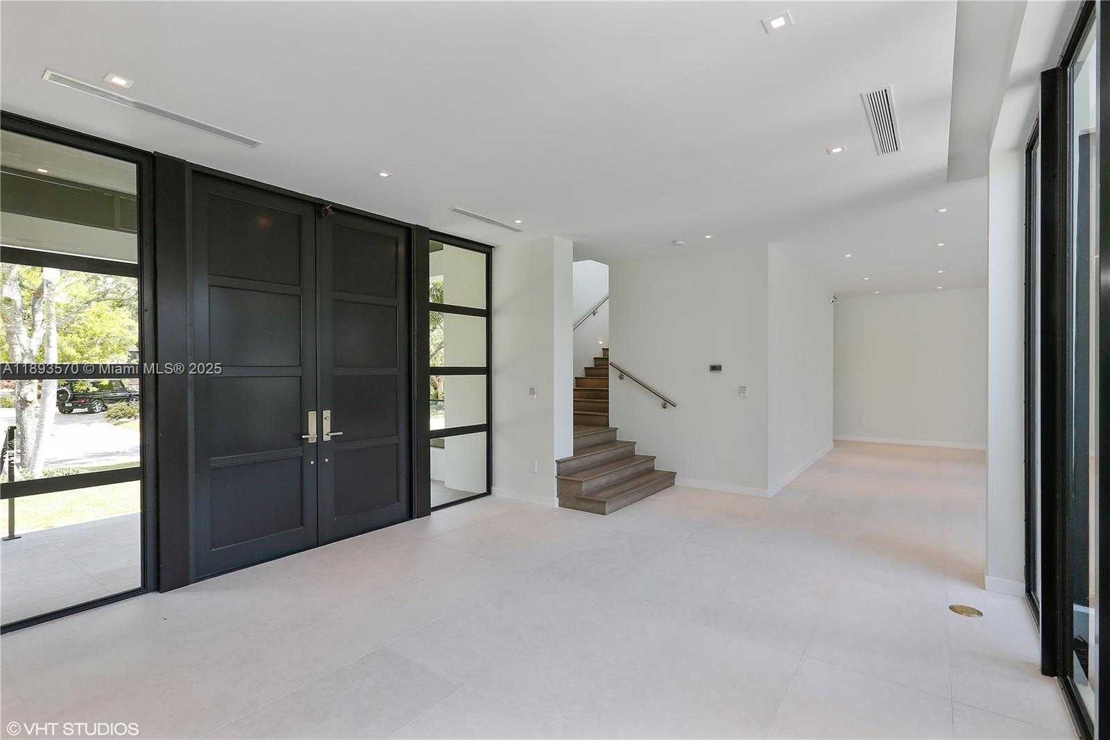 Small Image of 7015 MIRA FLORES AVE, Coral Gables Number 6