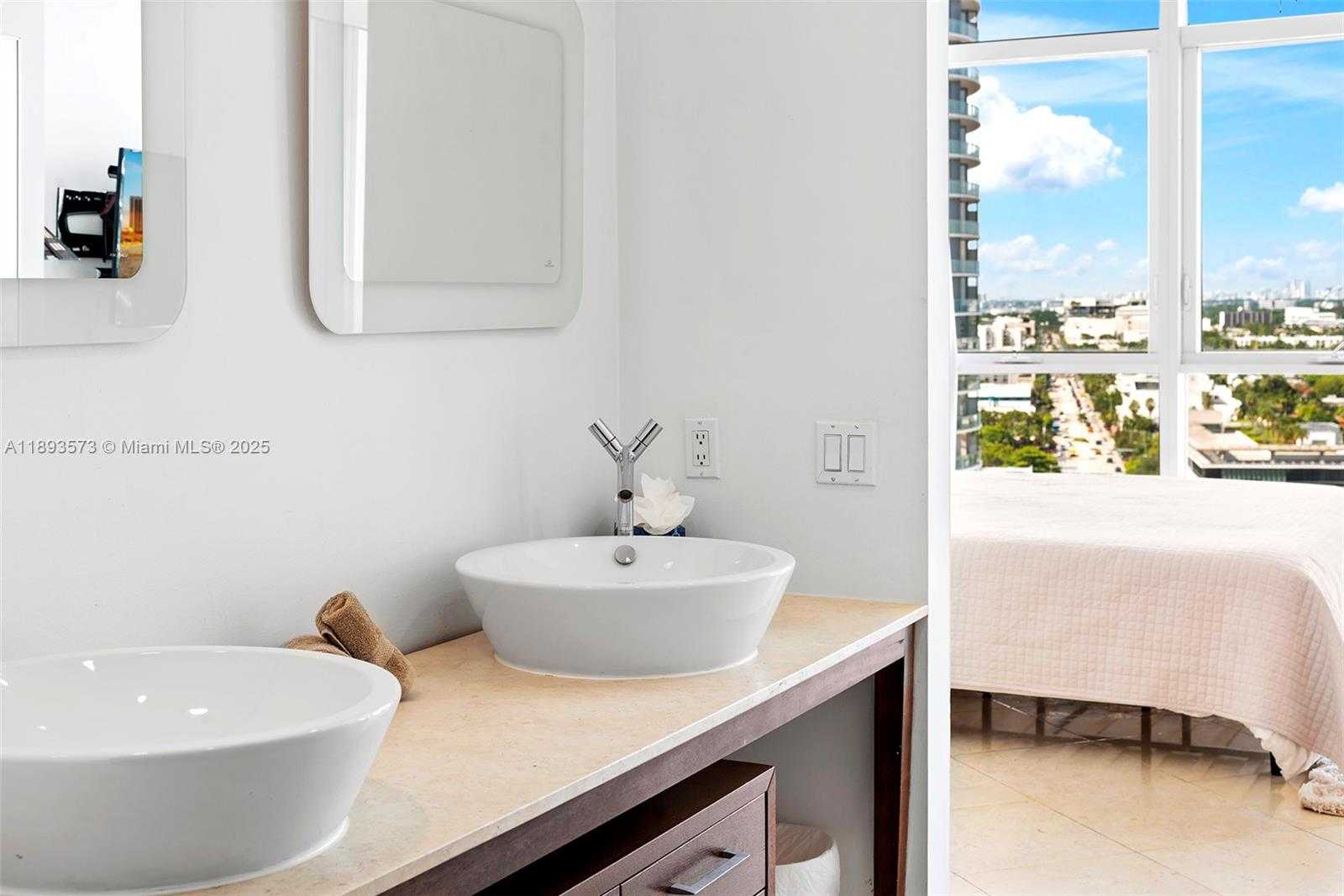 Small Image of 450 ALTON RD #1708, Miami Beach Number 11