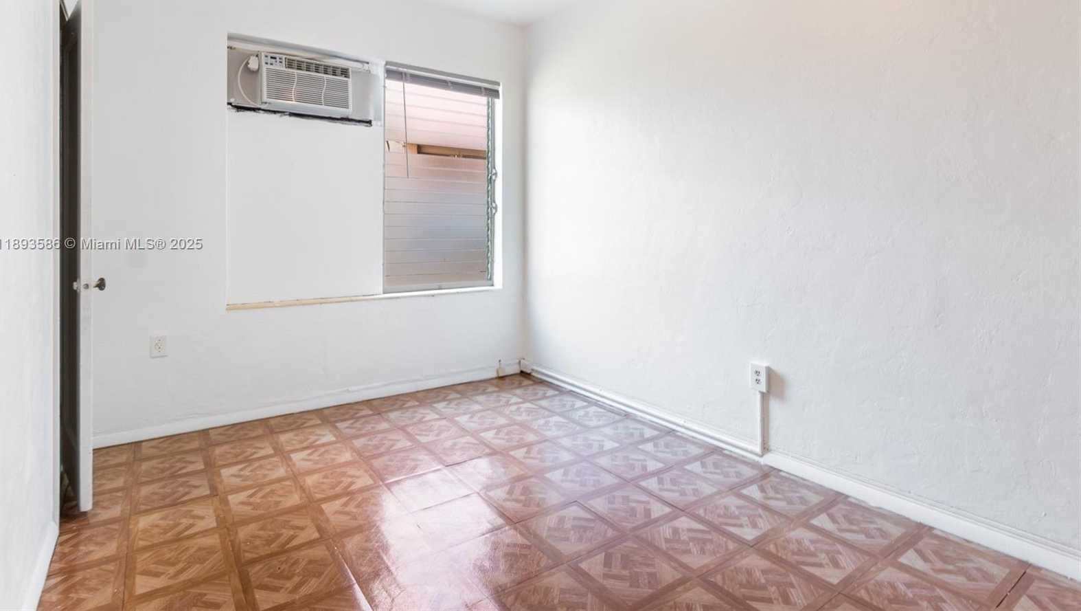 Small Image of 835 ALTON RD #7, Miami Beach Number 6