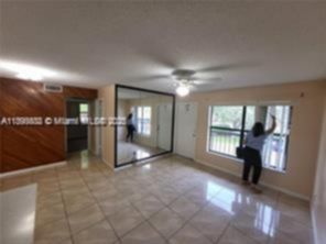 Small Image of Hialeah Number 11