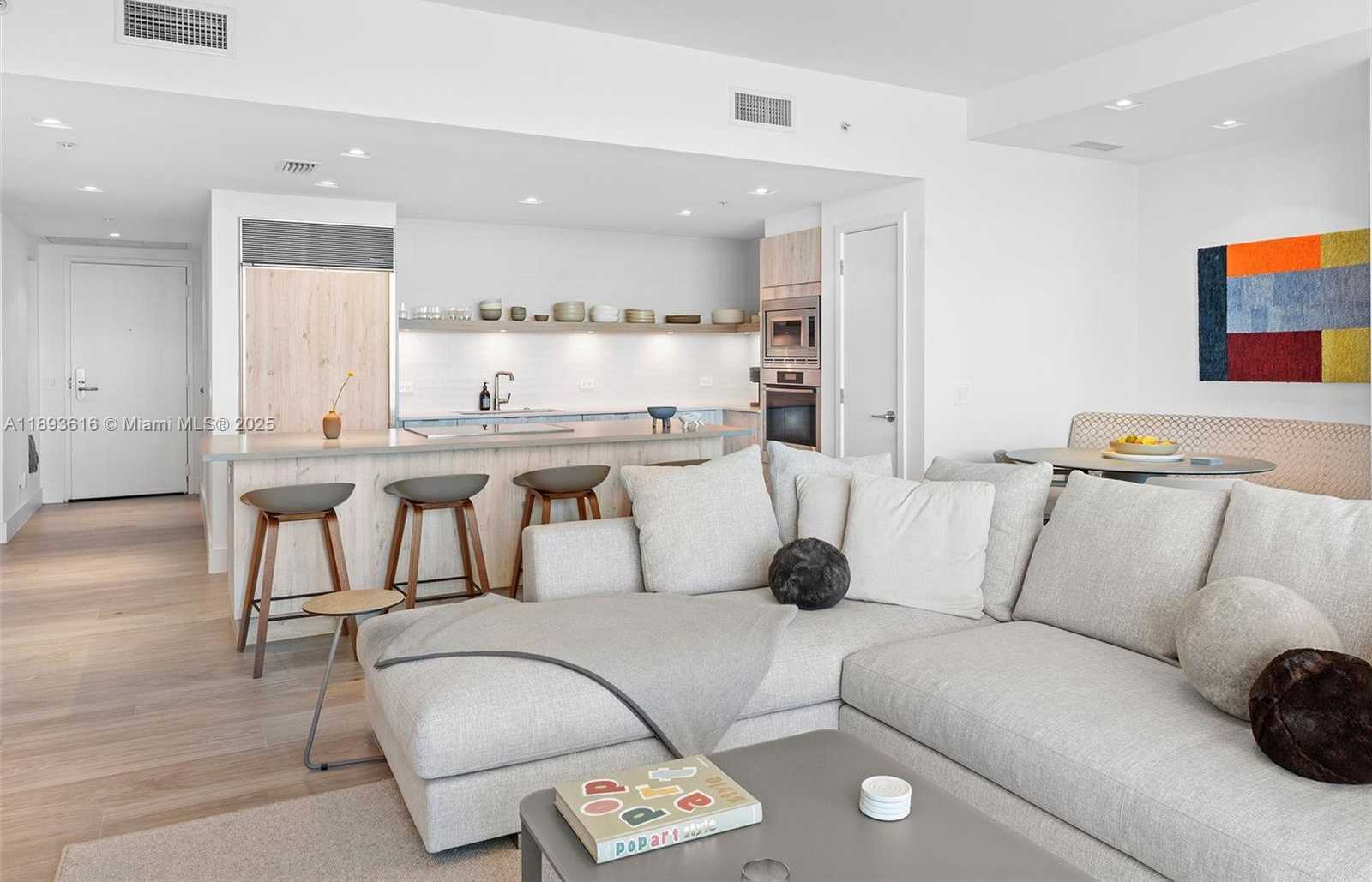 Small Image of 6899 COLLINS AVE #2601, Miami Beach Number 16