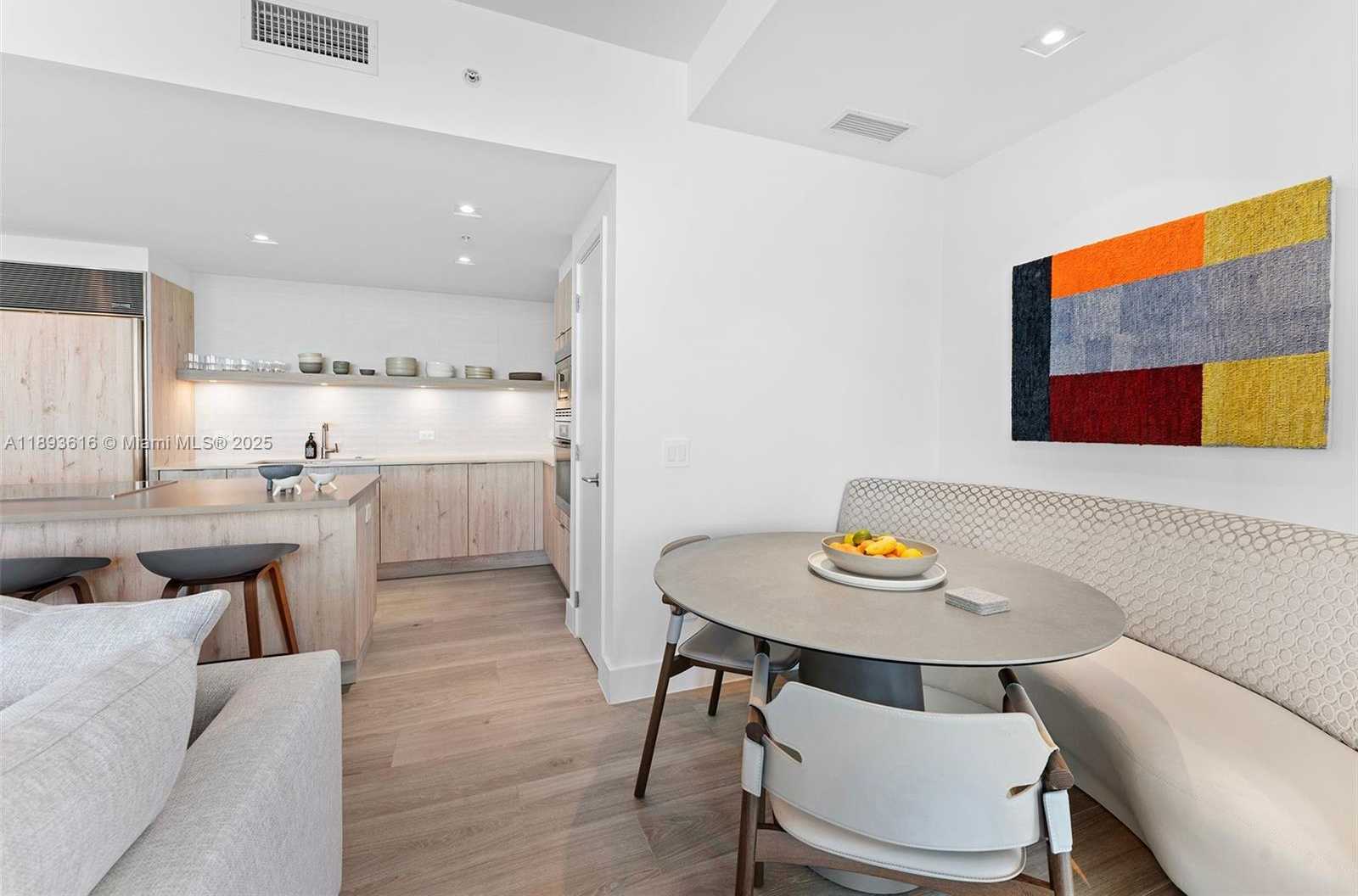 Small Image of 6899 COLLINS AVE #2601, Miami Beach Number 3