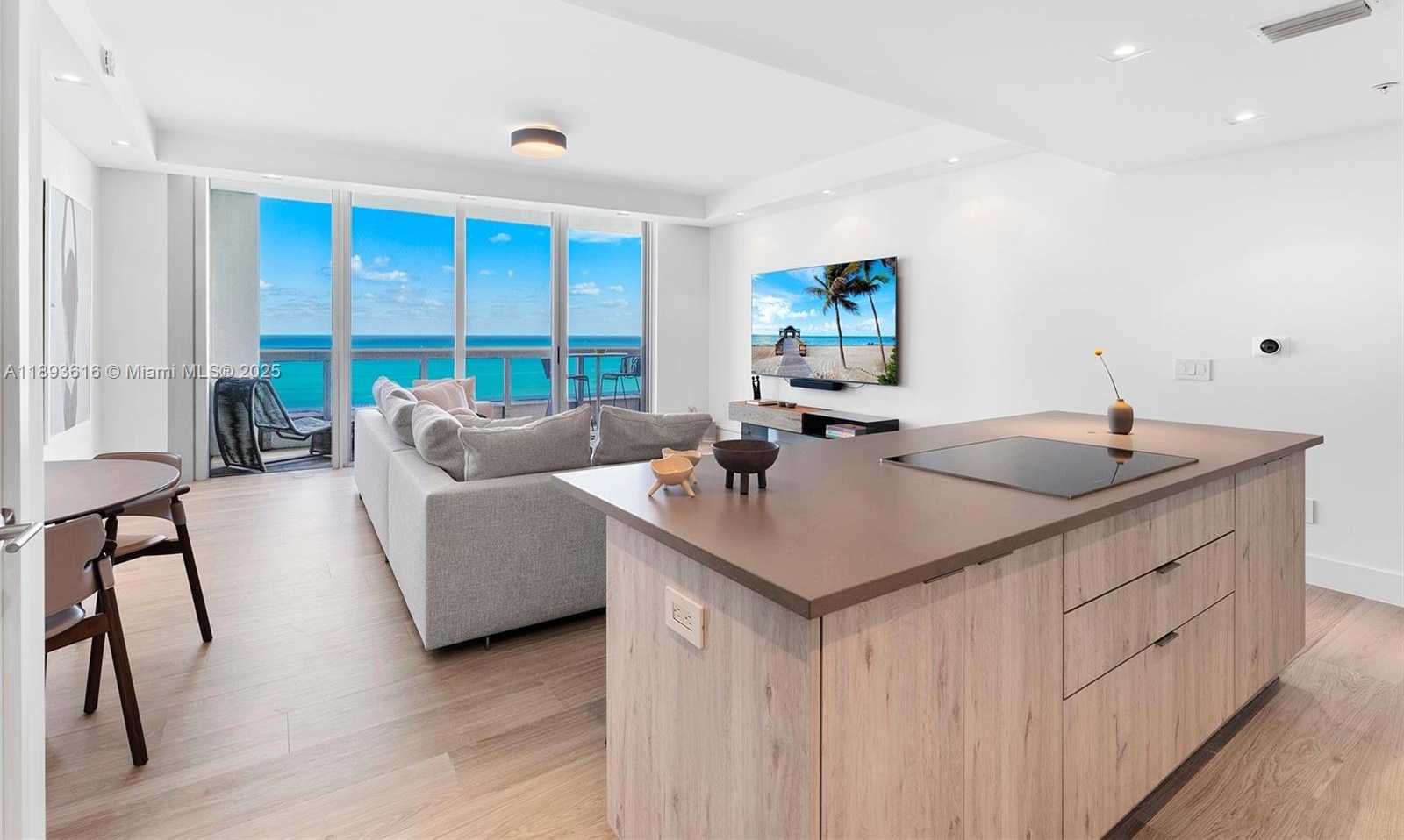 Small Image of 6899 COLLINS AVE #2601, Miami Beach Number 4