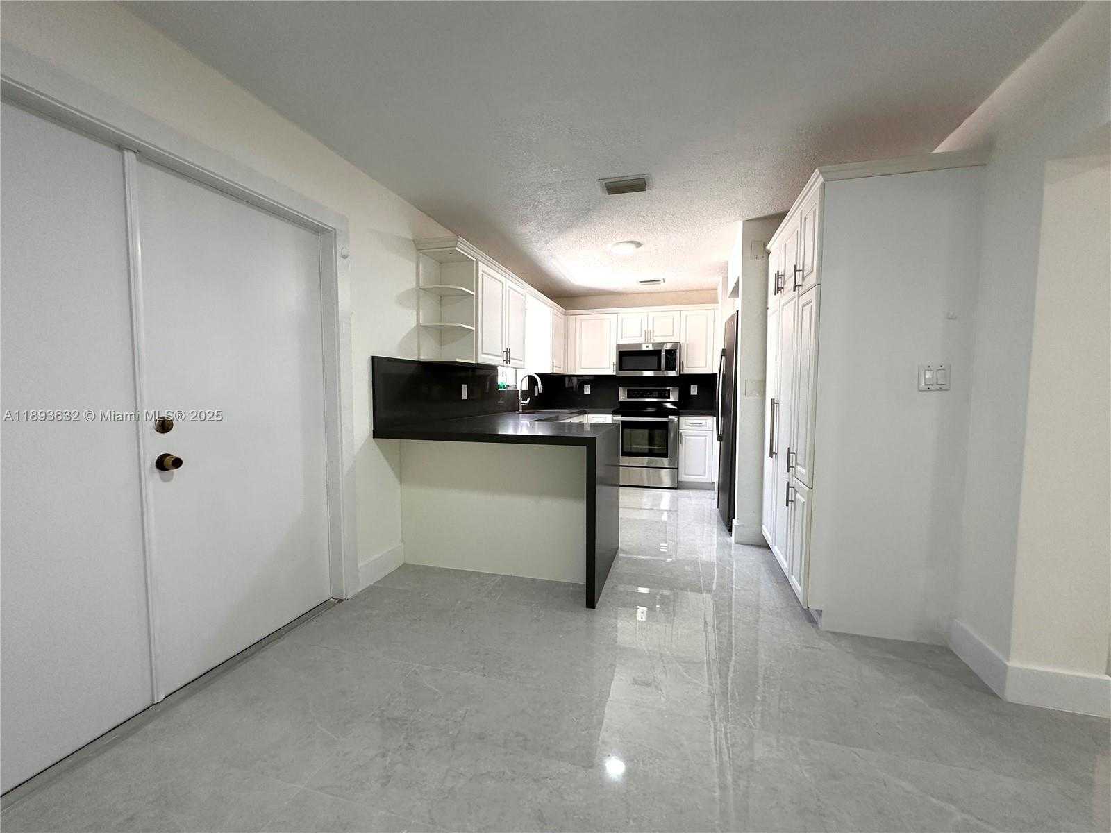 Small Image of 3952 SOUTH WEST 136TH AVE #1, Miami Number 10