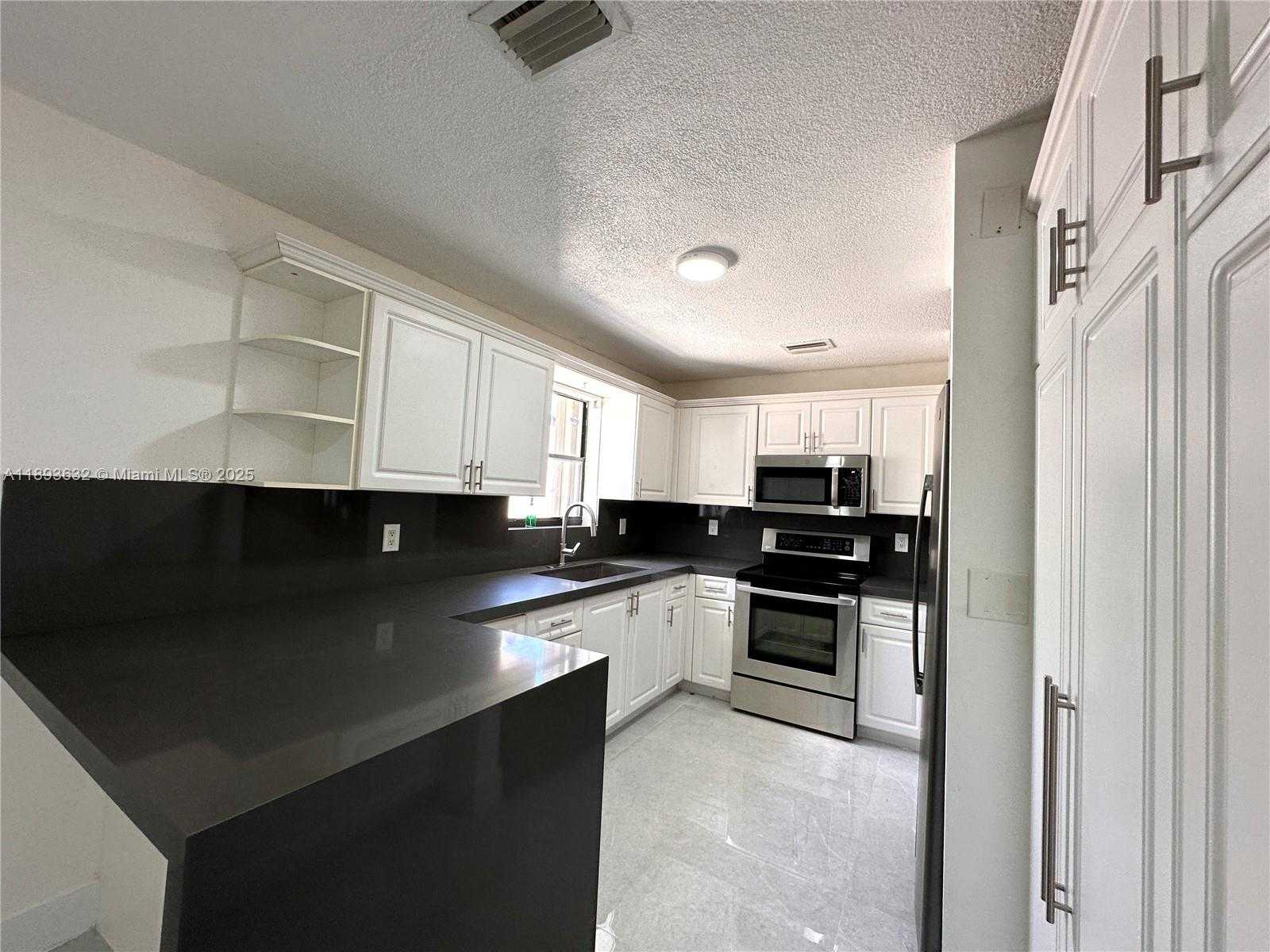 Small Image of 3952 SOUTH WEST 136TH AVE #1, Miami Number 11