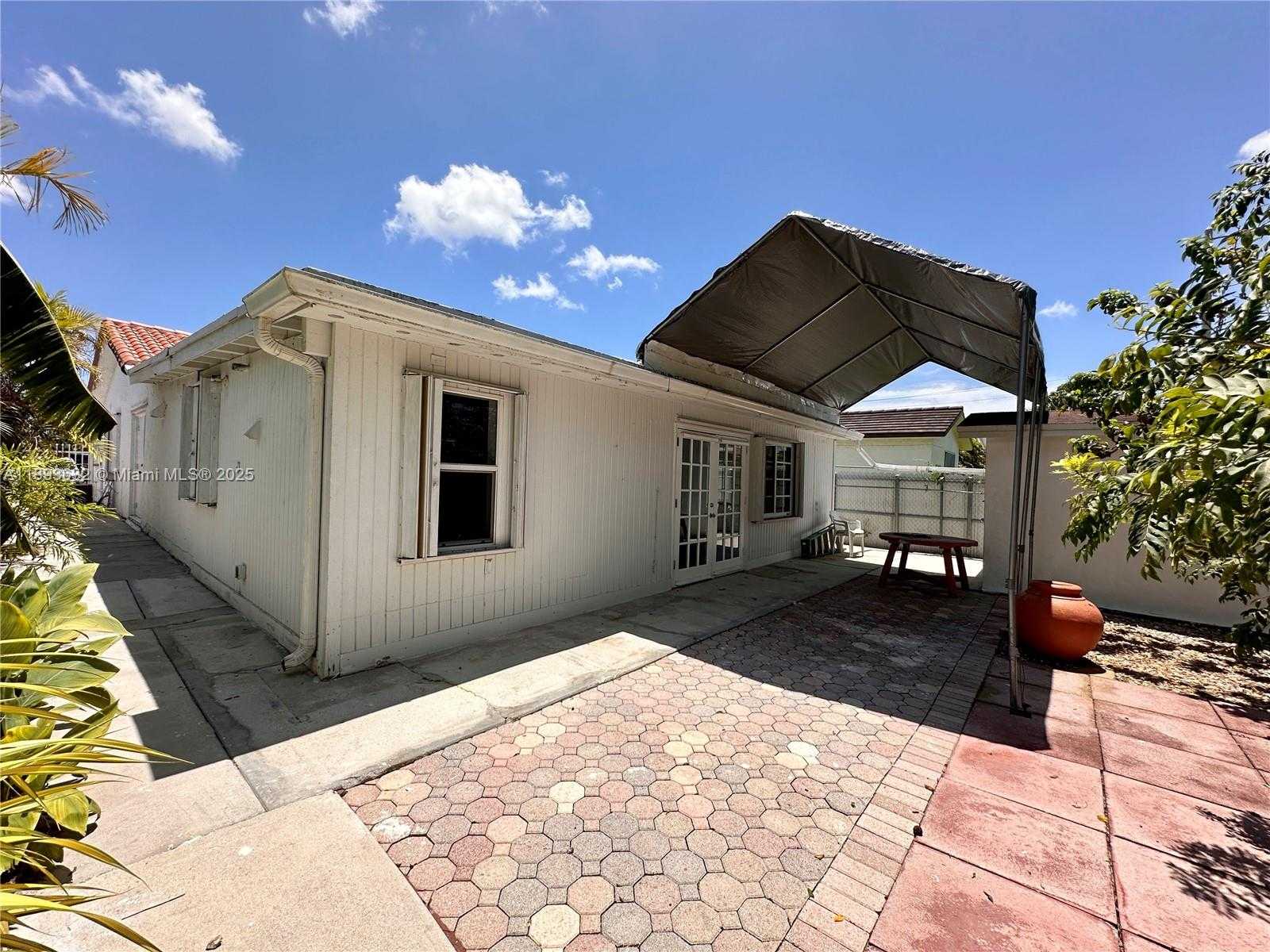 Small Image of 3952 SOUTH WEST 136TH AVE #1, Miami Number 16