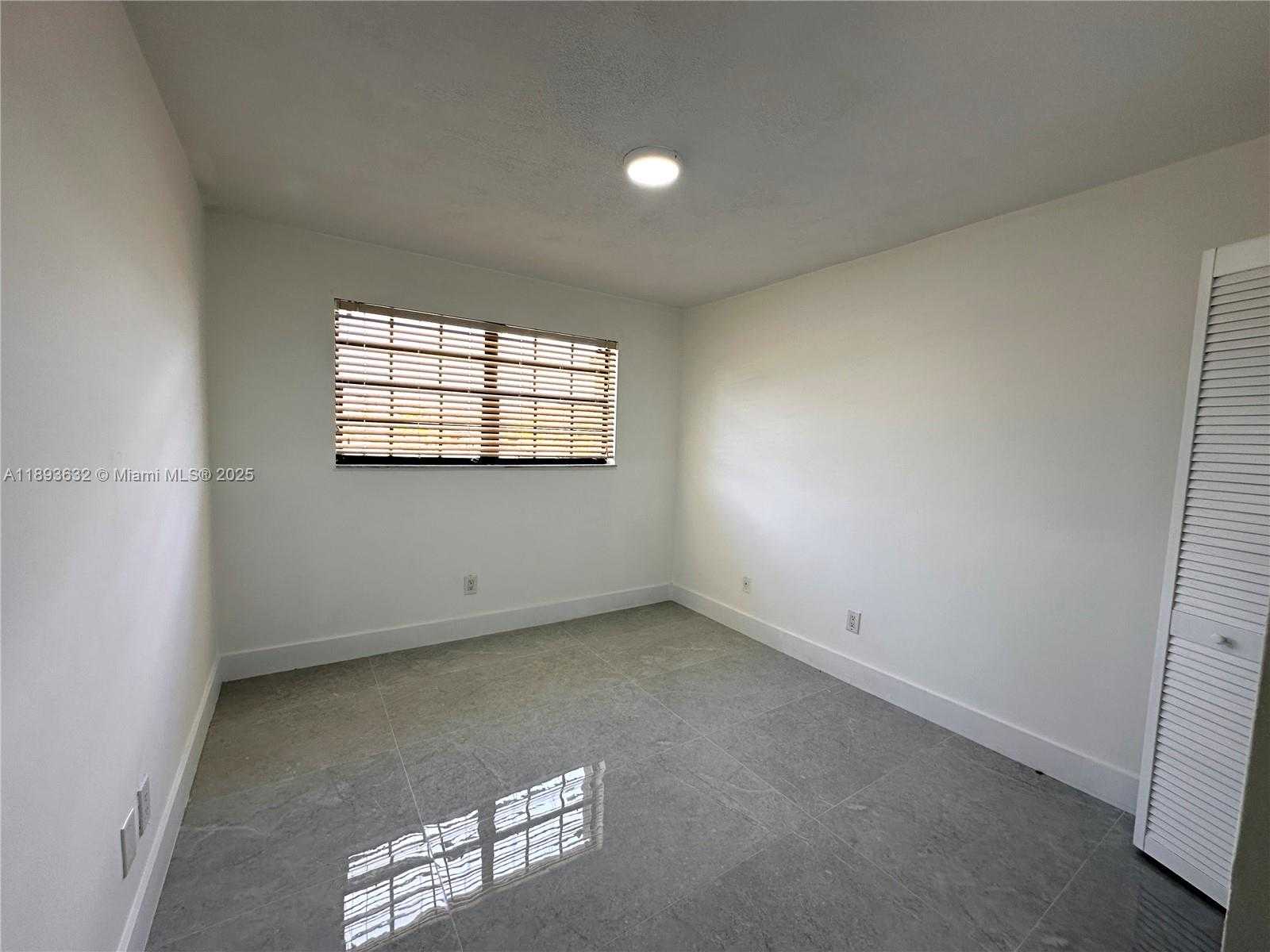 Small Image of 3952 SOUTH WEST 136TH AVE #1, Miami Number 3