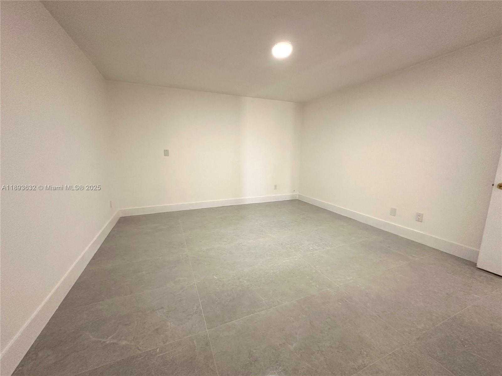 Small Image of 3952 SOUTH WEST 136TH AVE #1, Miami Number 4