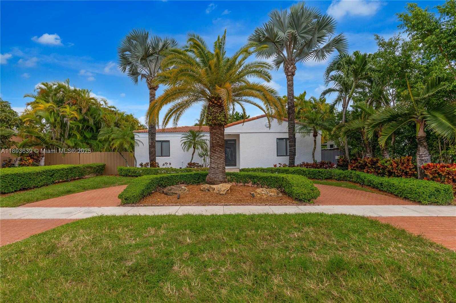 Small Image of 6731 SOUTH WEST 33RD ST, Miami Number 3