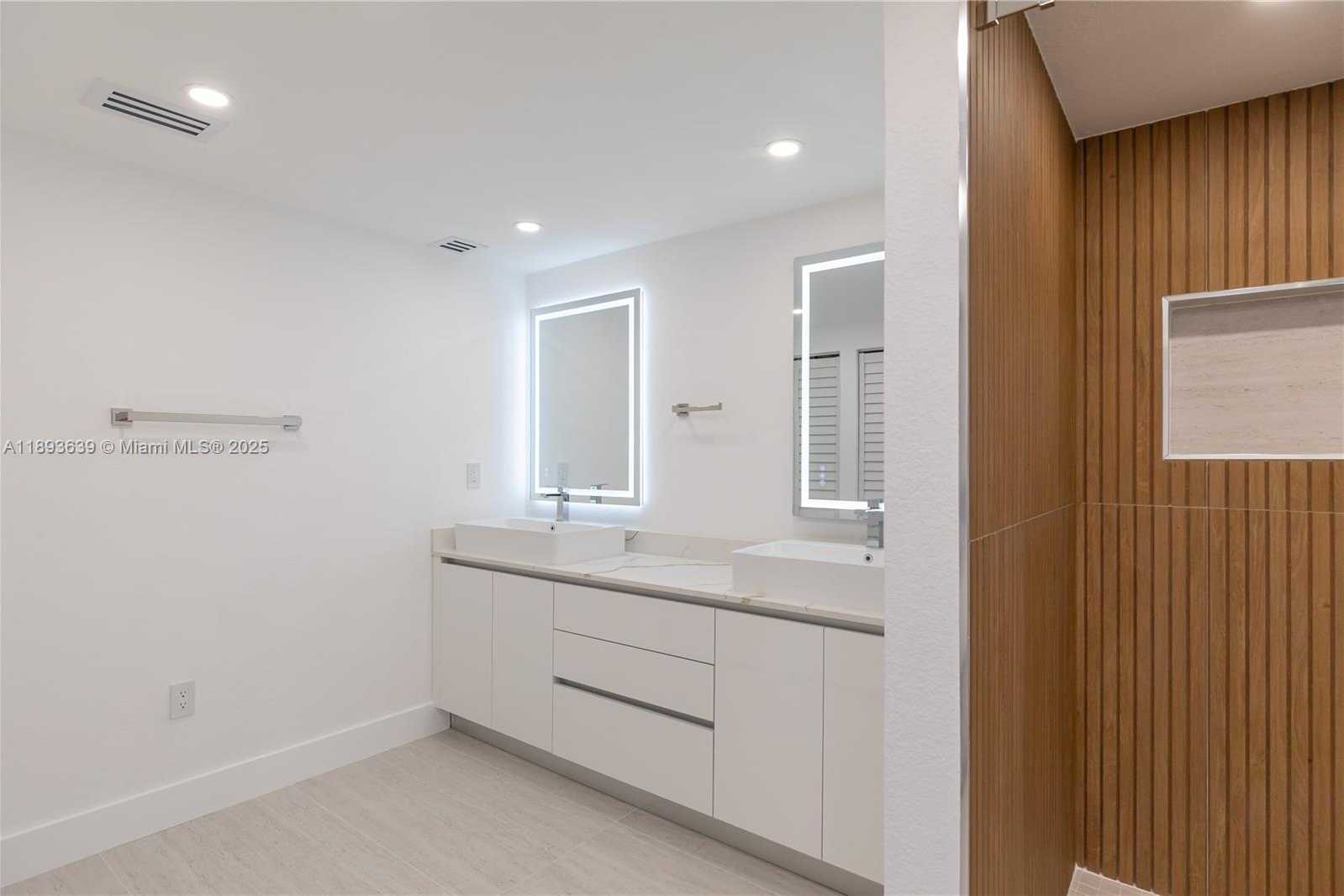 Small Image of 6731 SOUTH WEST 33RD ST, Miami Number 30