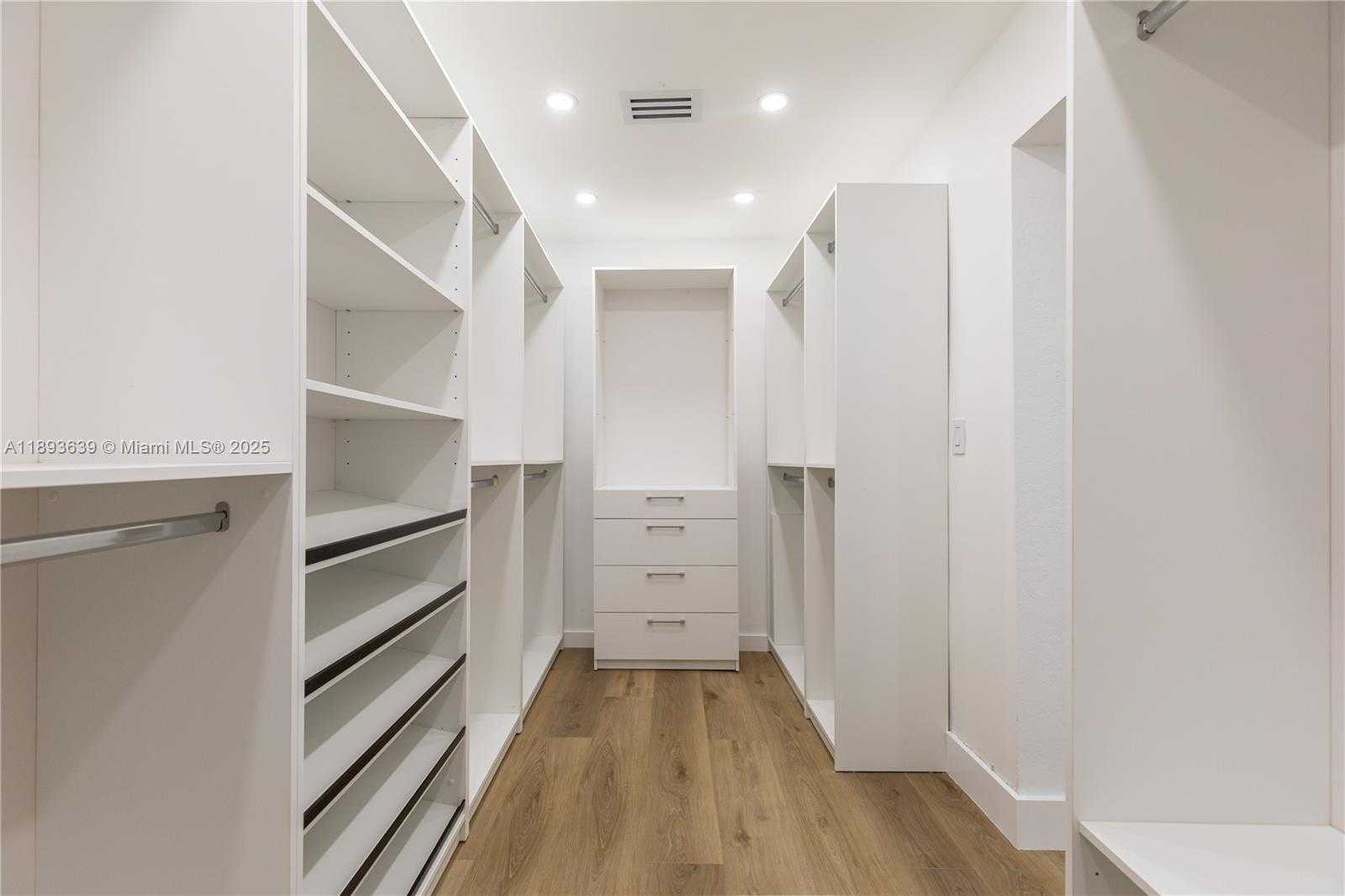 Small Image of 6731 SOUTH WEST 33RD ST, Miami Number 39