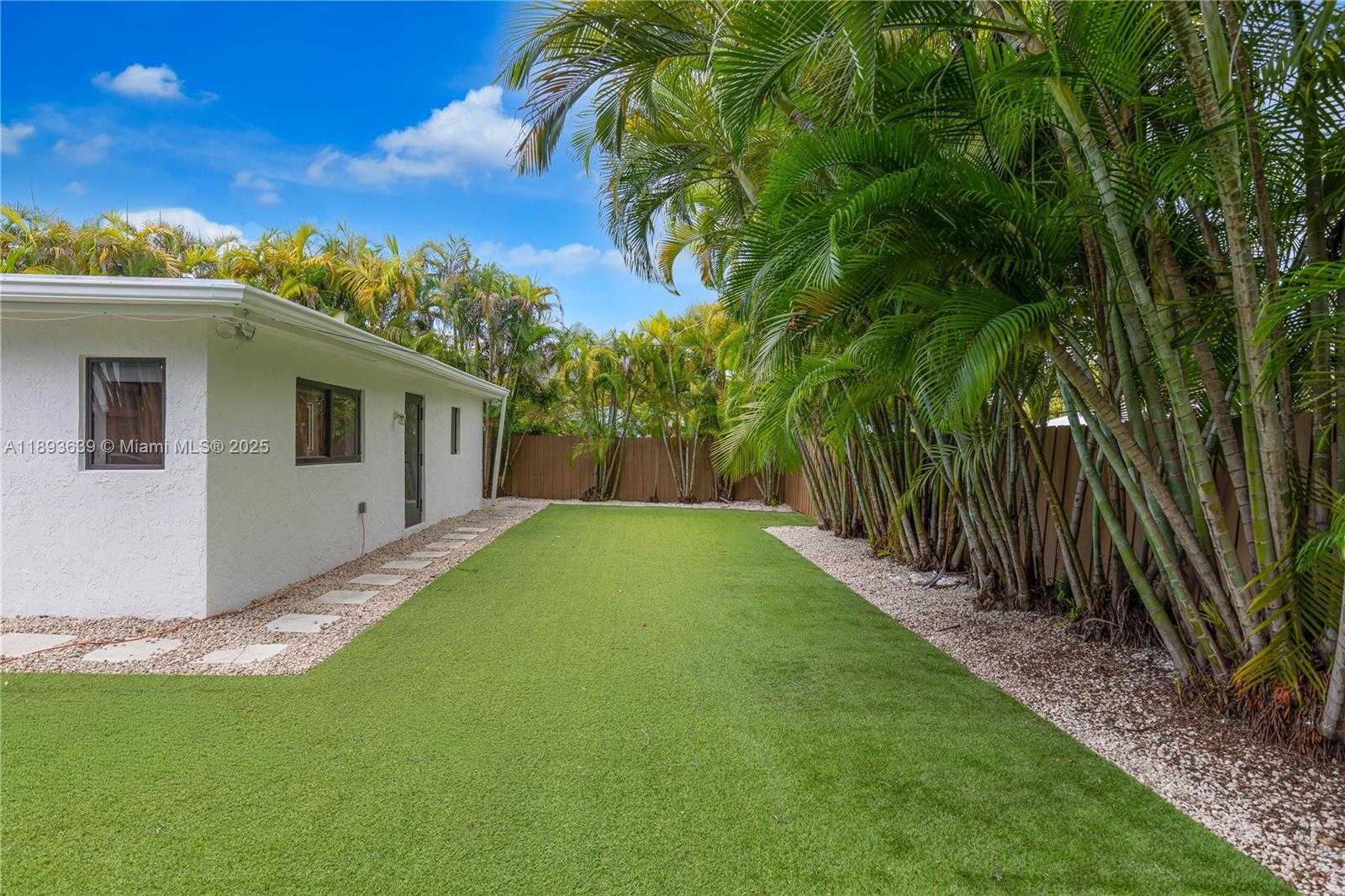 Small Image of 6731 SOUTH WEST 33RD ST, Miami Number 43