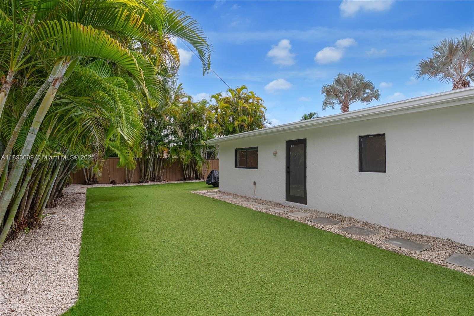 Small Image of 6731 SOUTH WEST 33RD ST, Miami Number 47
