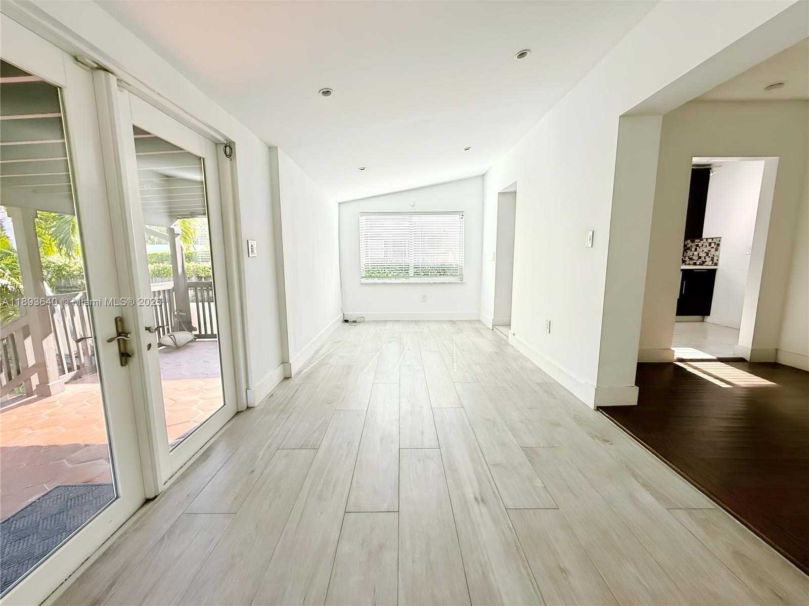 Small Image of 1500 SOUTH WEST 18TH ST, Miami Number 14