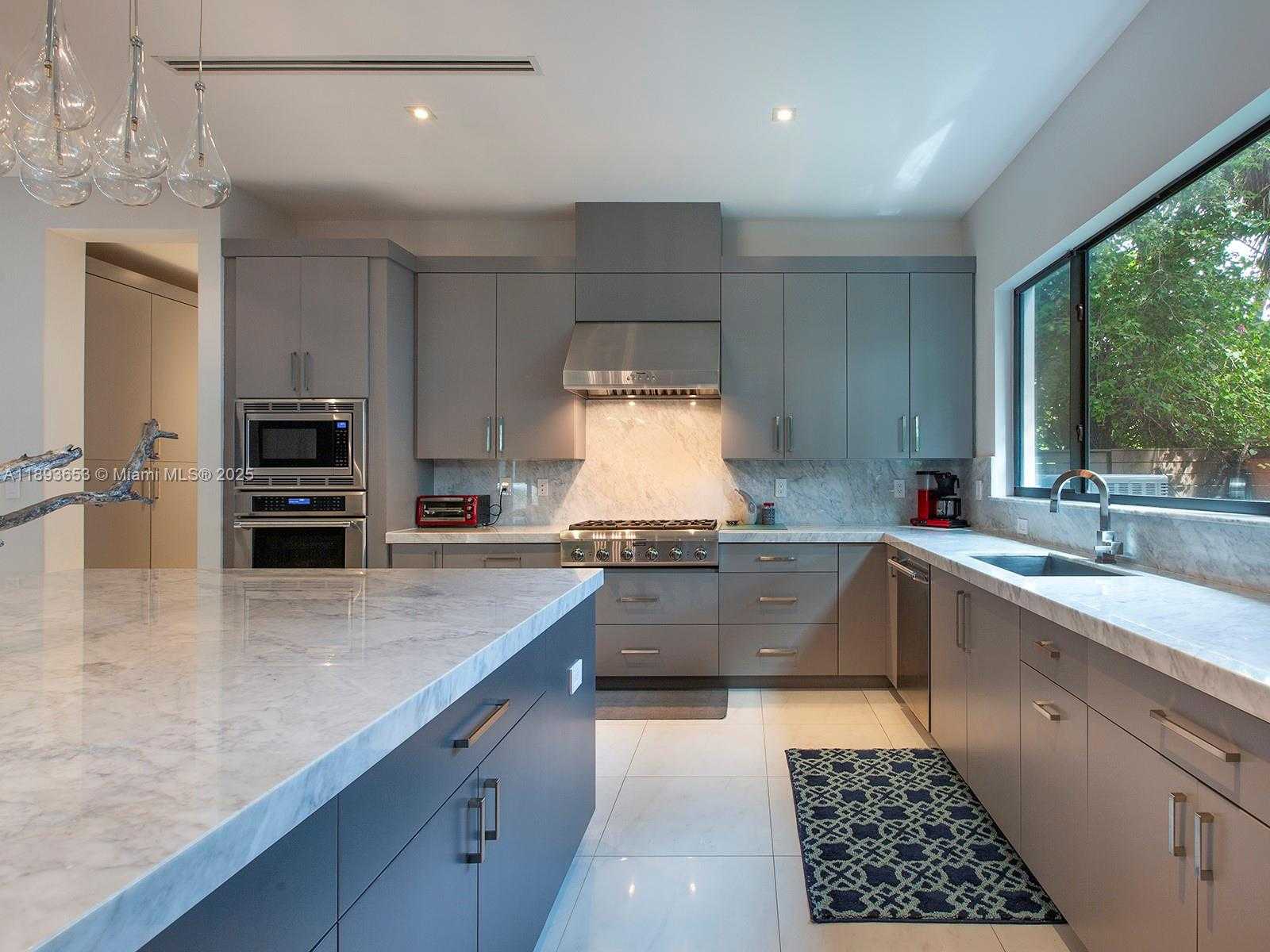 Small Image of 7500 SOUTH WEST 57TH CT, South Miami Number 11