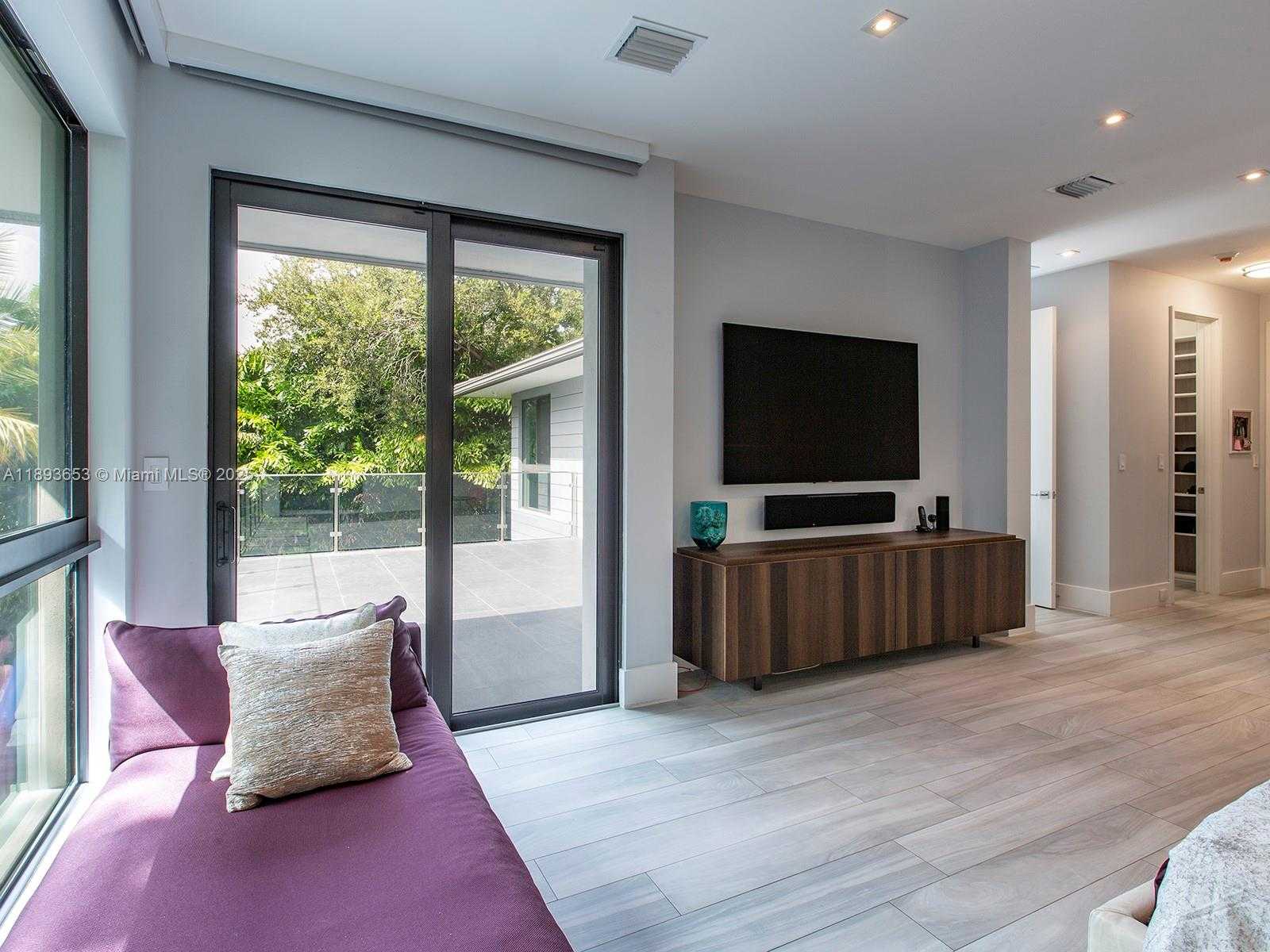 Small Image of 7500 SOUTH WEST 57TH CT, South Miami Number 22