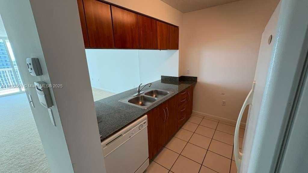 Small Image of 1200 BRICKELL BAY DR #3505, Miami Number 10