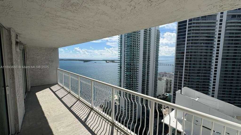 Small Image of 1200 BRICKELL BAY DR #3505, Miami Number 2