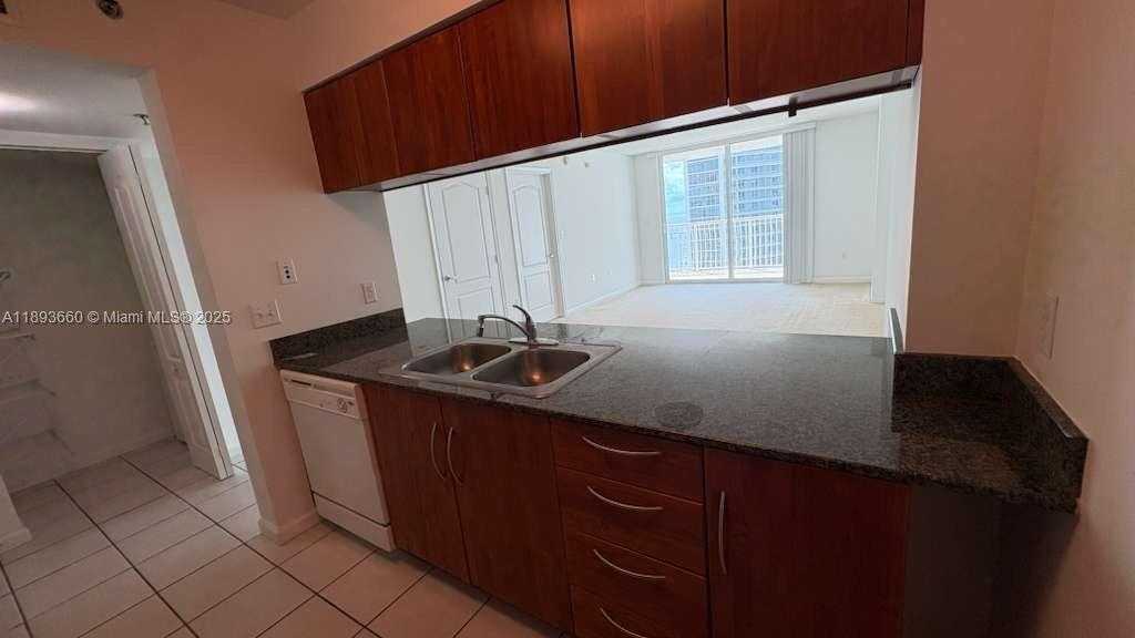 Small Image of 1200 BRICKELL BAY DR #3505, Miami Number 7
