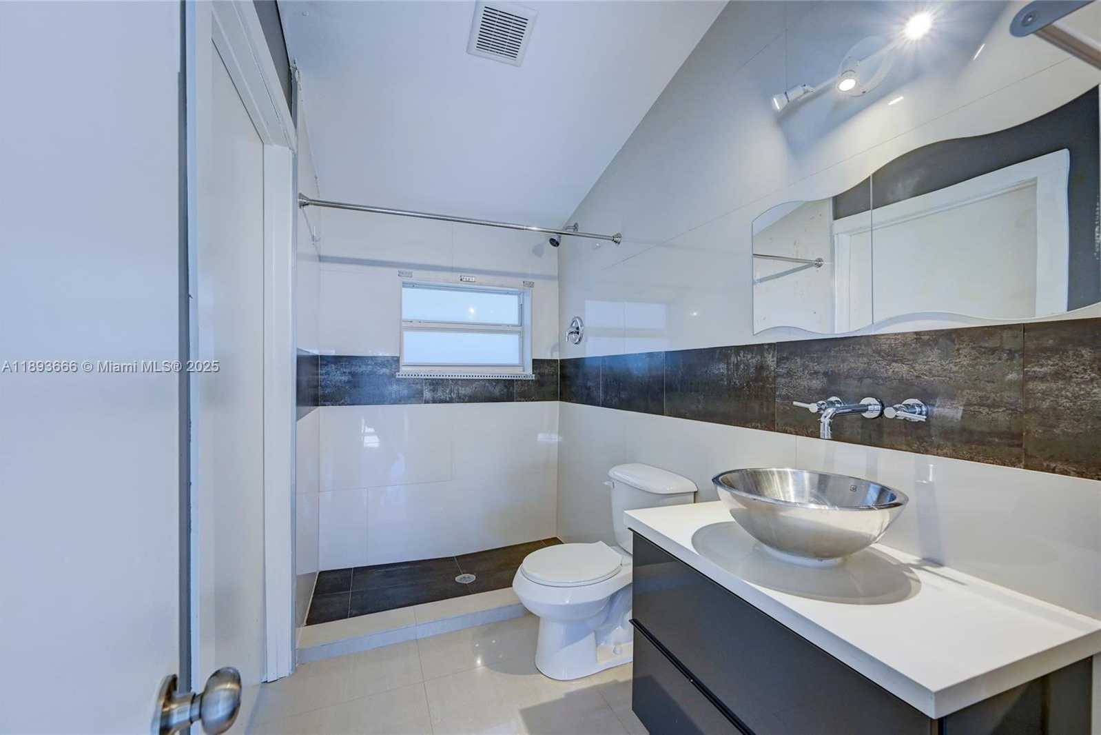 Small Image of 4617 NORTH ANDREWS AVE, Oakland Park Number 10