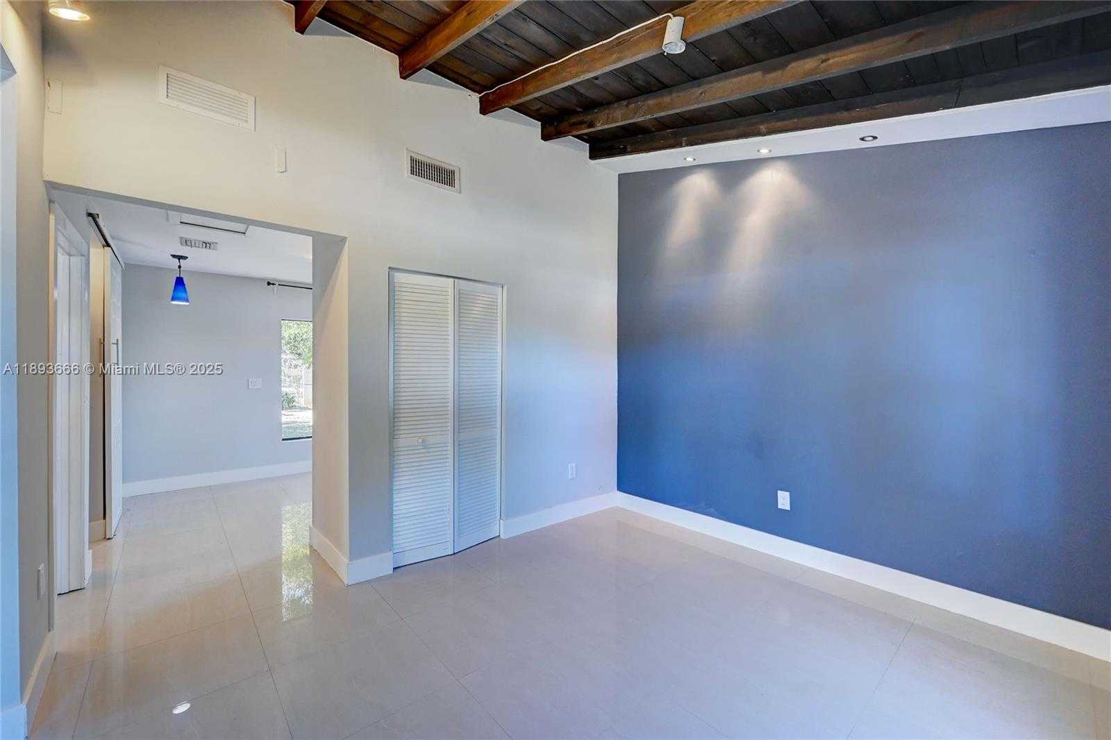 Small Image of 4617 NORTH ANDREWS AVE, Oakland Park Number 15