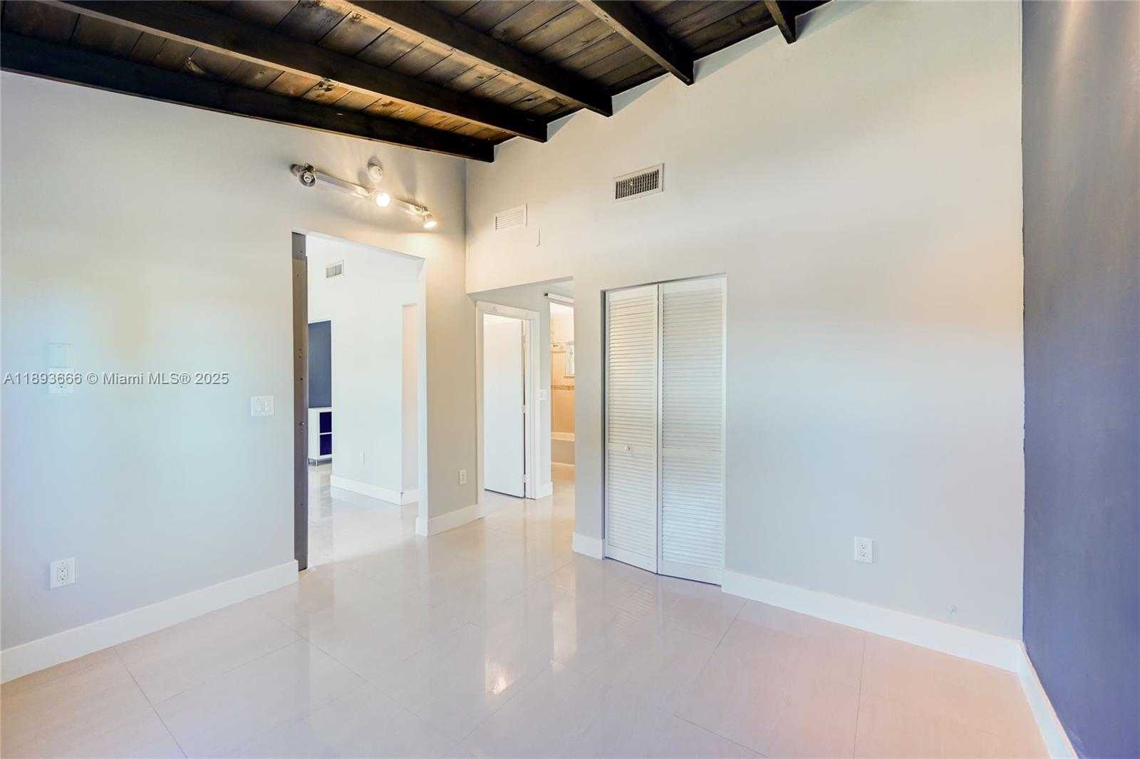 Small Image of 4617 NORTH ANDREWS AVE, Oakland Park Number 16