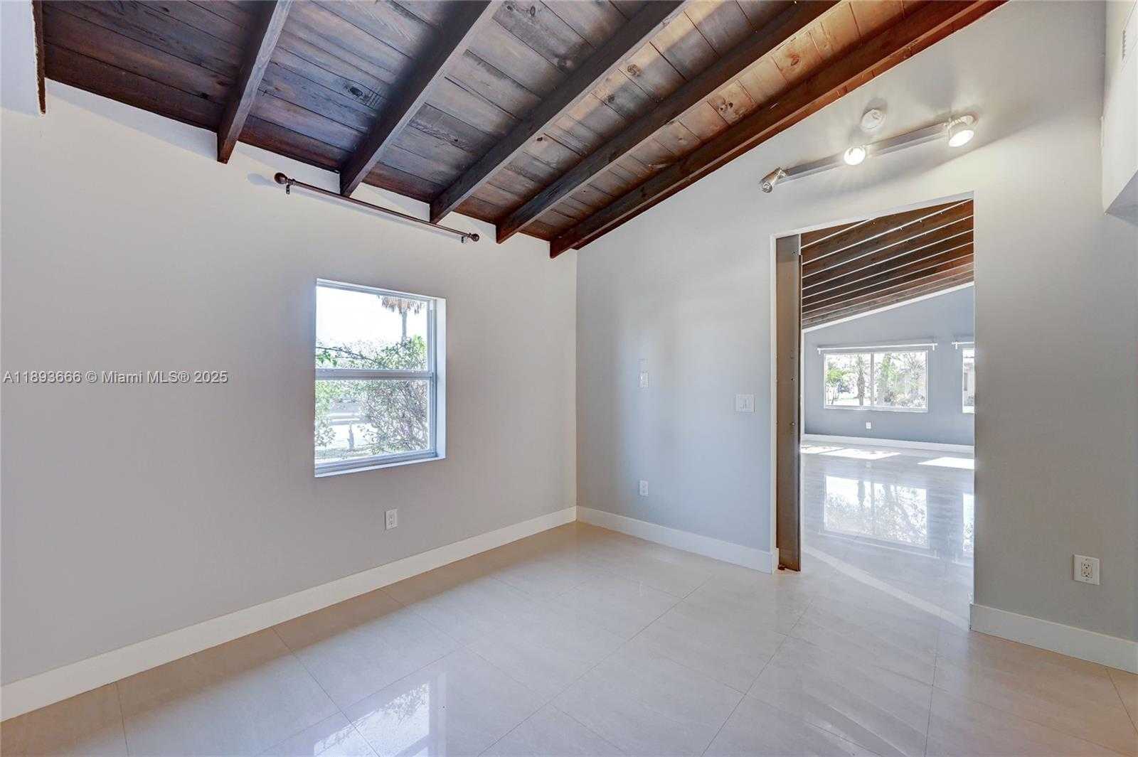 Small Image of 4617 NORTH ANDREWS AVE, Oakland Park Number 17