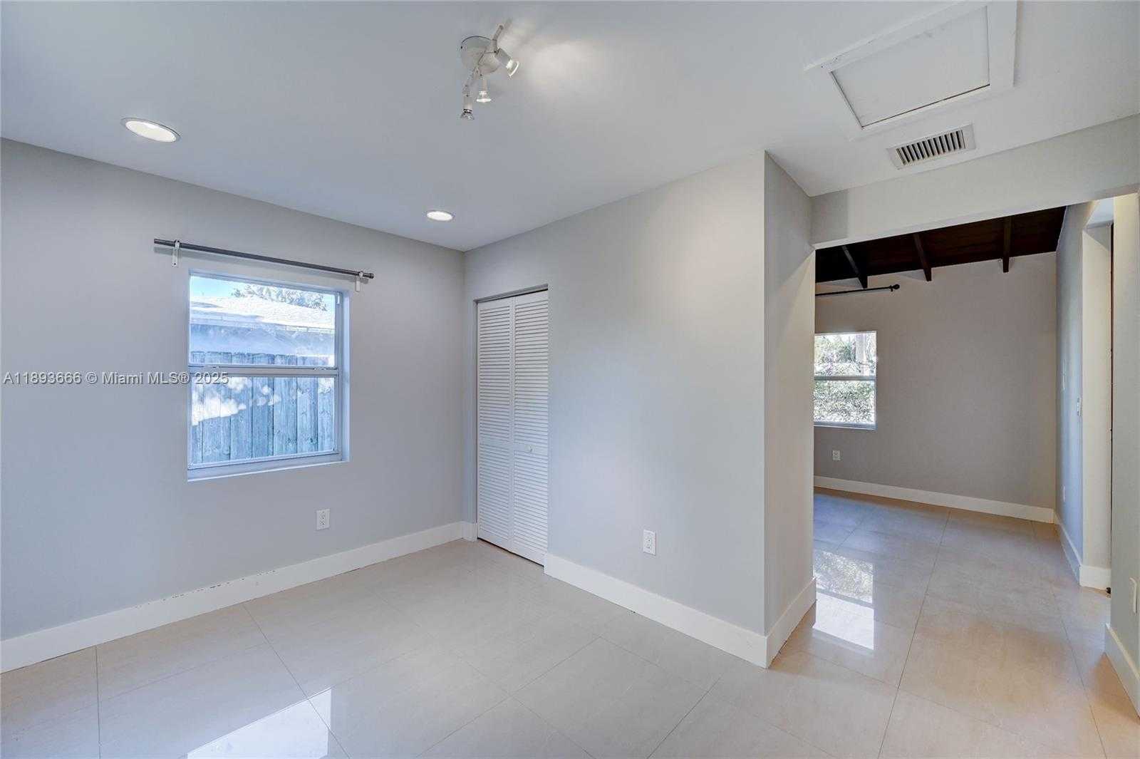 Small Image of 4617 NORTH ANDREWS AVE, Oakland Park Number 18