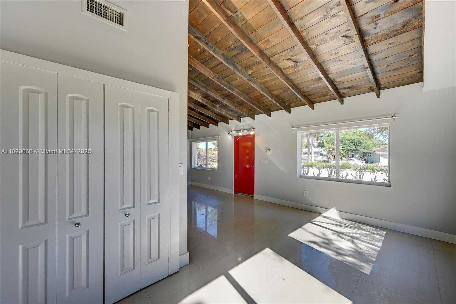 Small Image of 4617 NORTH ANDREWS AVE, Oakland Park Number 7
