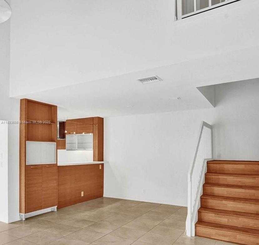 Small Image of 20937 BAY CT #114-1, Aventura Number 11