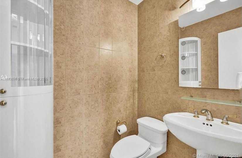 Small Image of 20937 BAY CT #114-1, Aventura Number 13