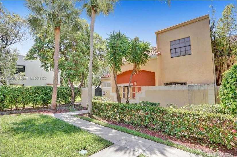 Small Image of 20937 BAY CT #114-1, Aventura Number 2