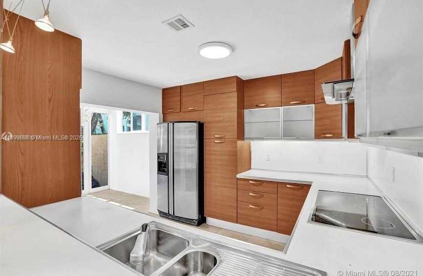 Small Image of 20937 BAY CT #114-1, Aventura Number 9