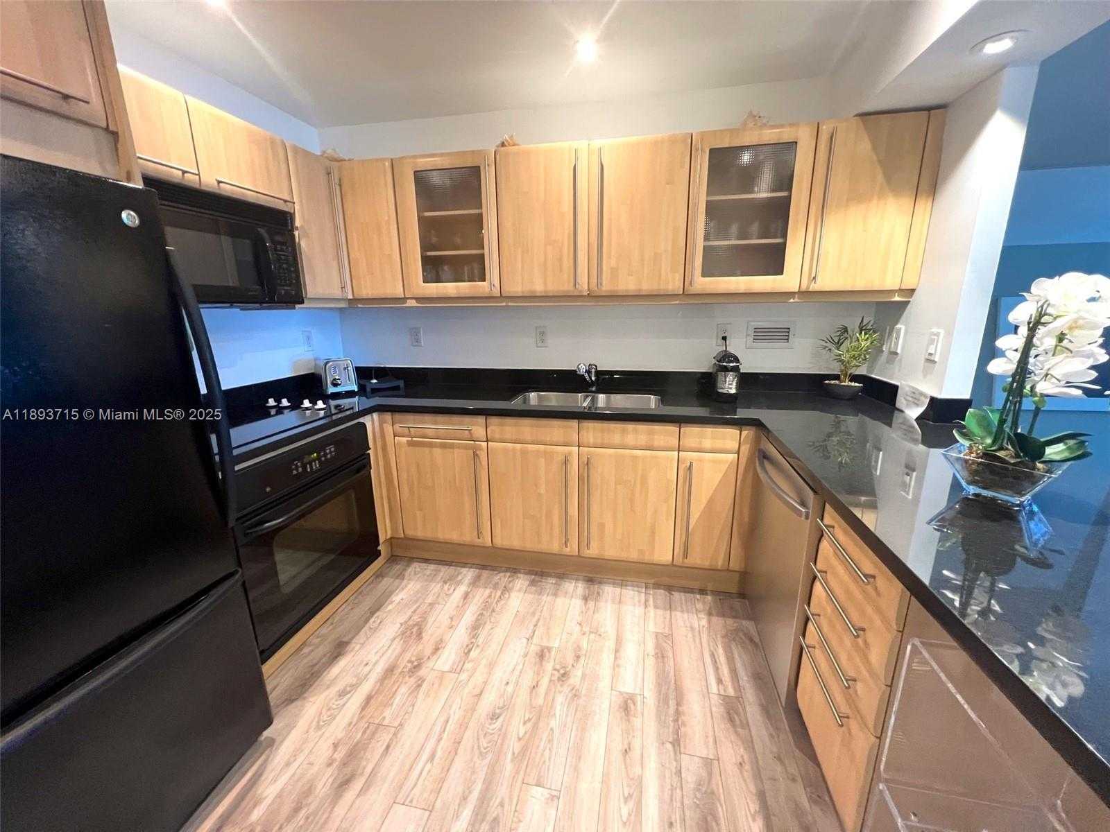 Small Image of 2301 COLLINS AVE #1232, Miami Beach Number 4