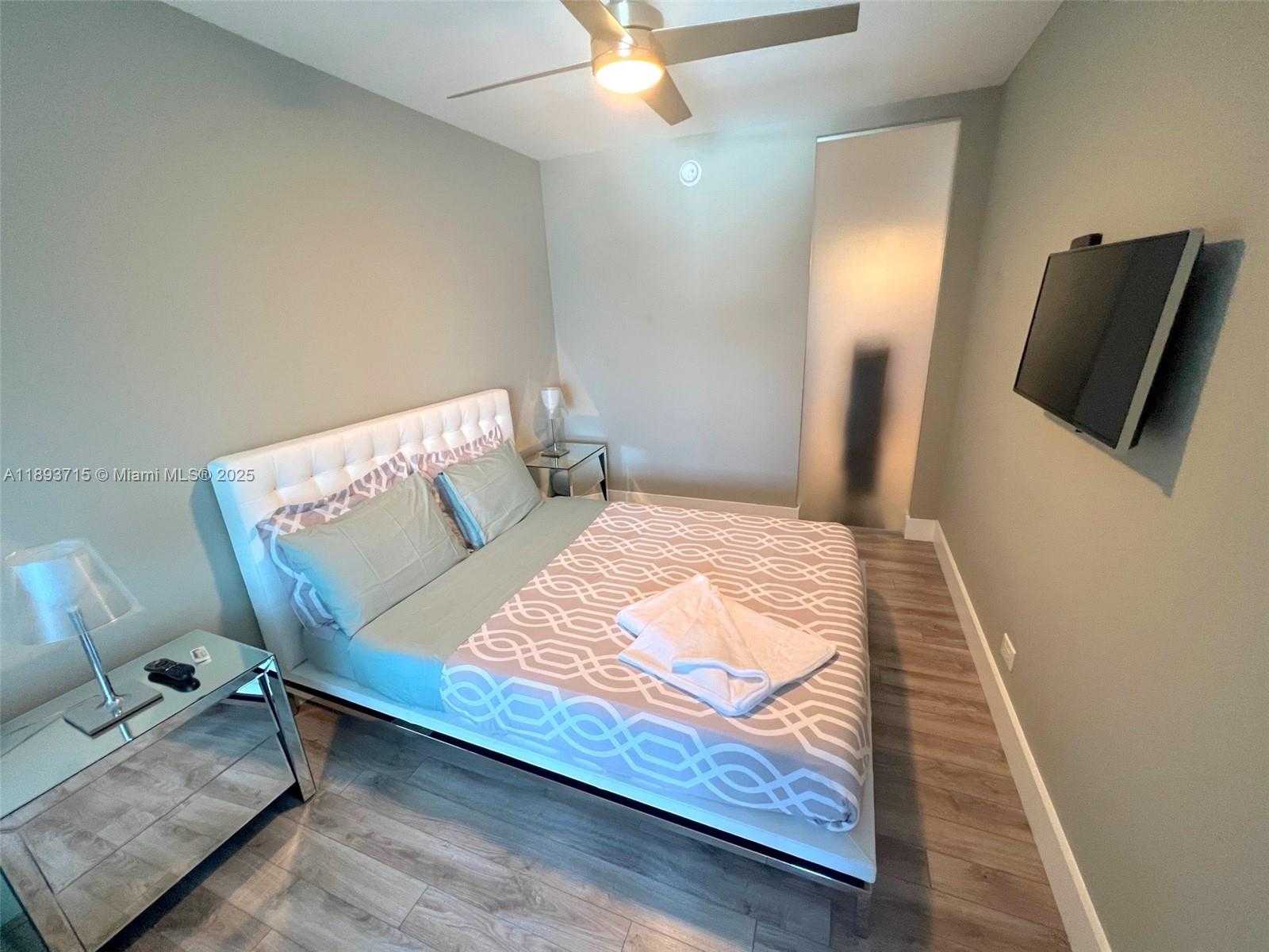 Small Image of 2301 COLLINS AVE #1232, Miami Beach Number 8
