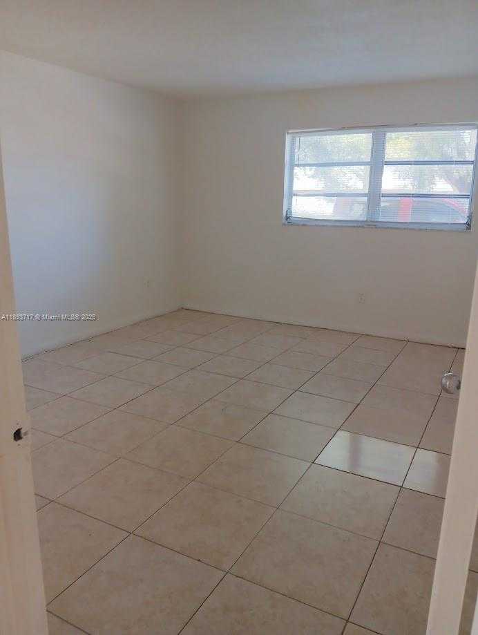 Small Image of 1826 CLEVELAND ST #1, Hollywood Number 11