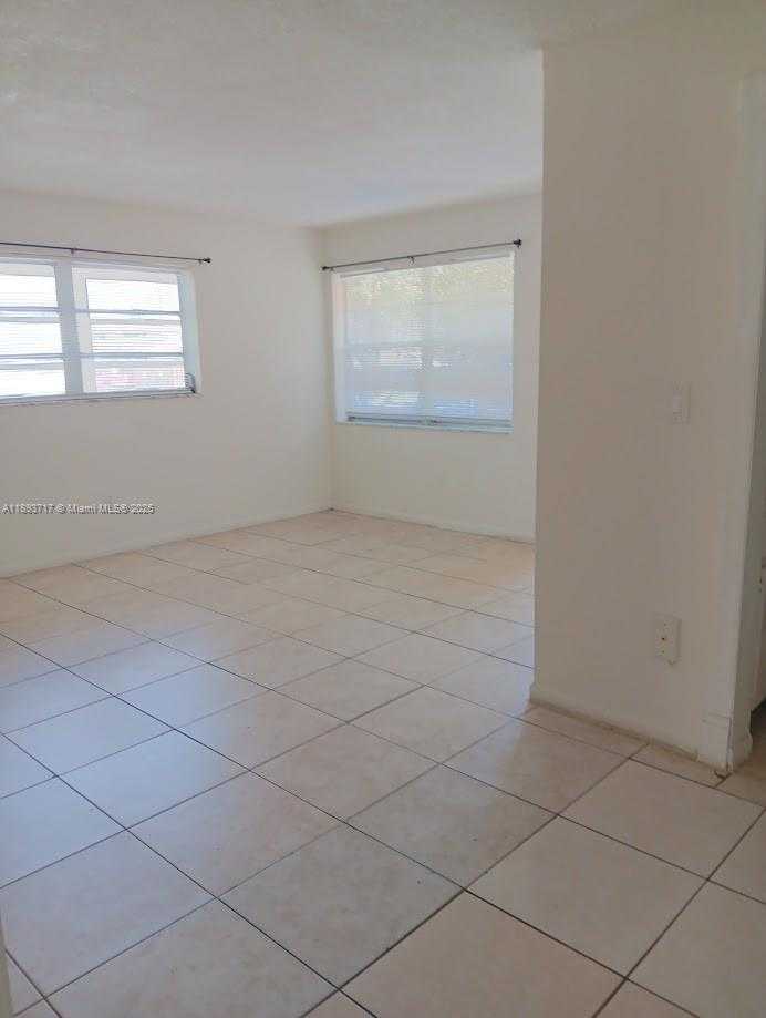 Small Image of 1826 CLEVELAND ST #1, Hollywood Number 4