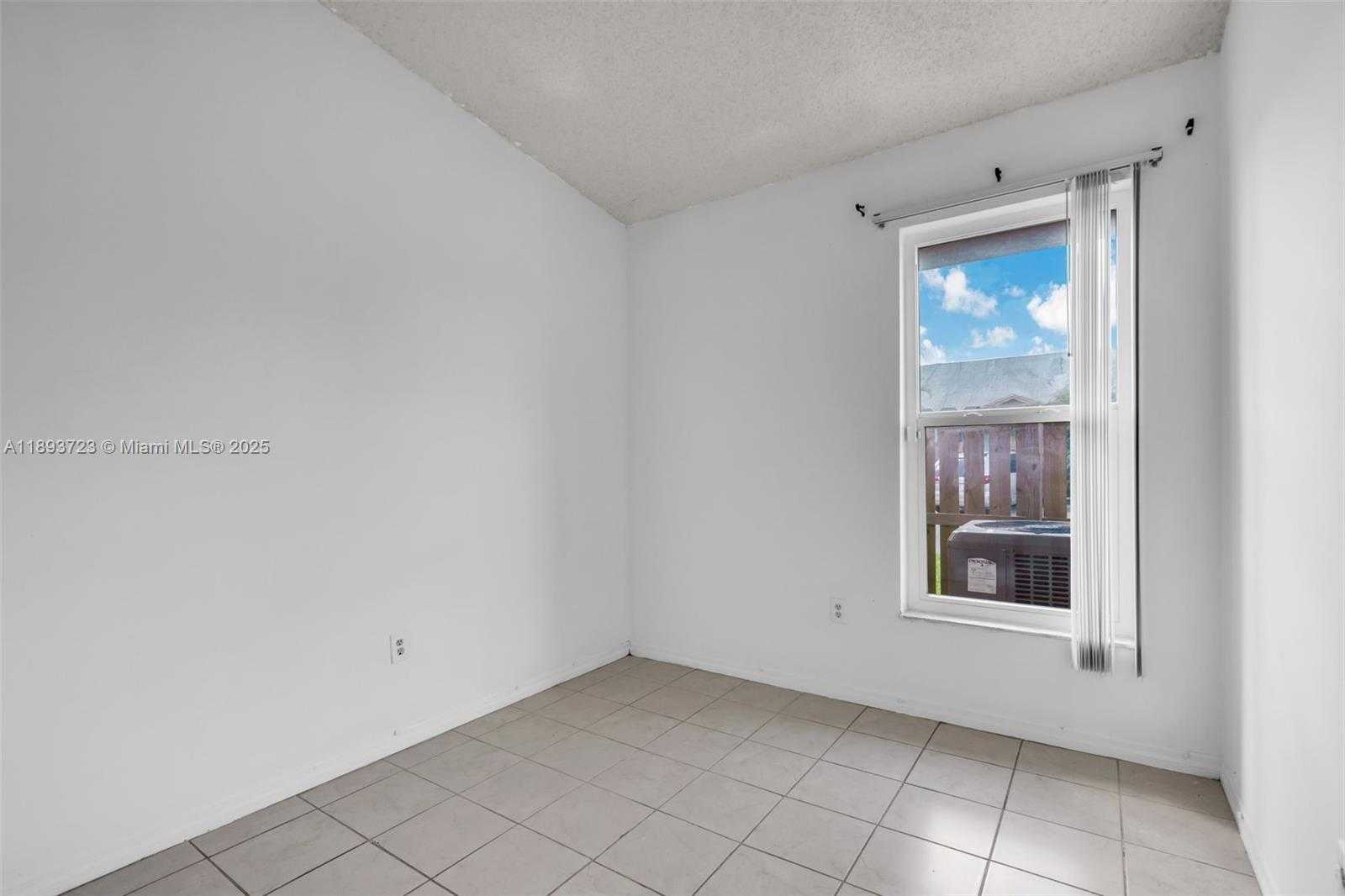 Small Image of 6713 NORTH WEST 188TH TER #6713, Hialeah Number 17