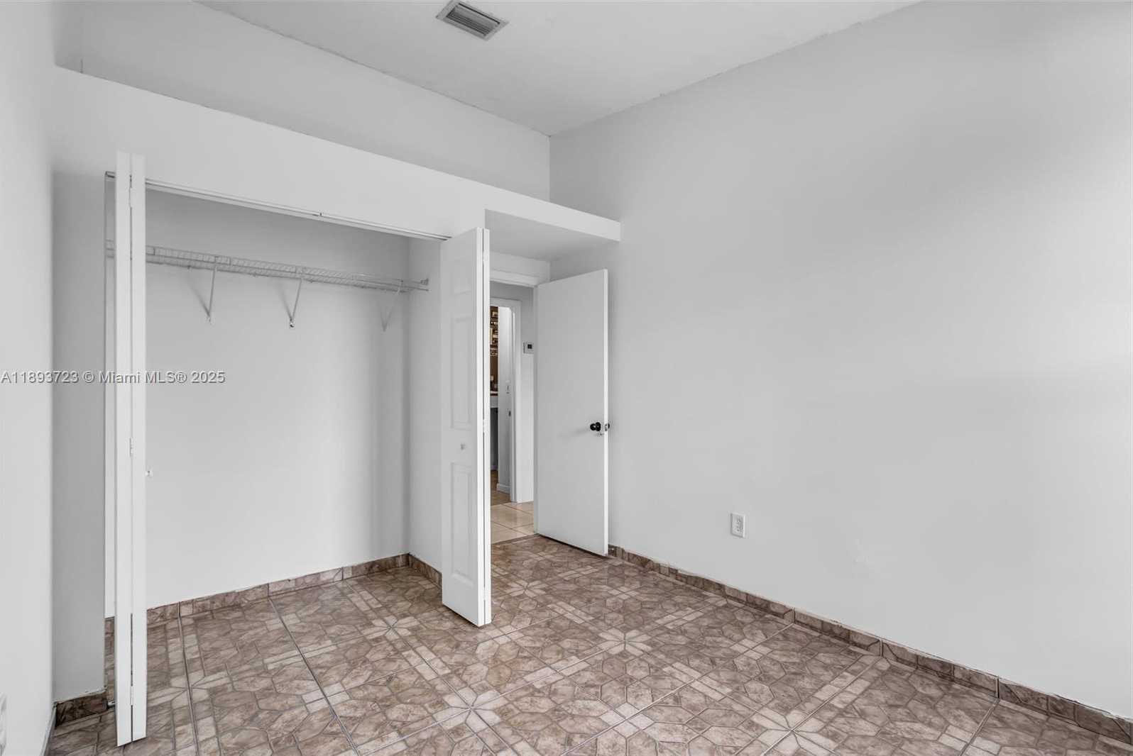 Small Image of 6713 NORTH WEST 188TH TER #6713, Hialeah Number 19