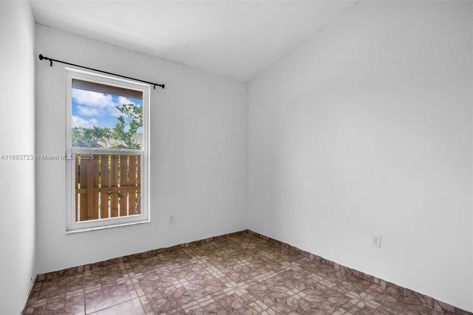 Small Image of 6713 NORTH WEST 188TH TER #6713, Hialeah Number 20