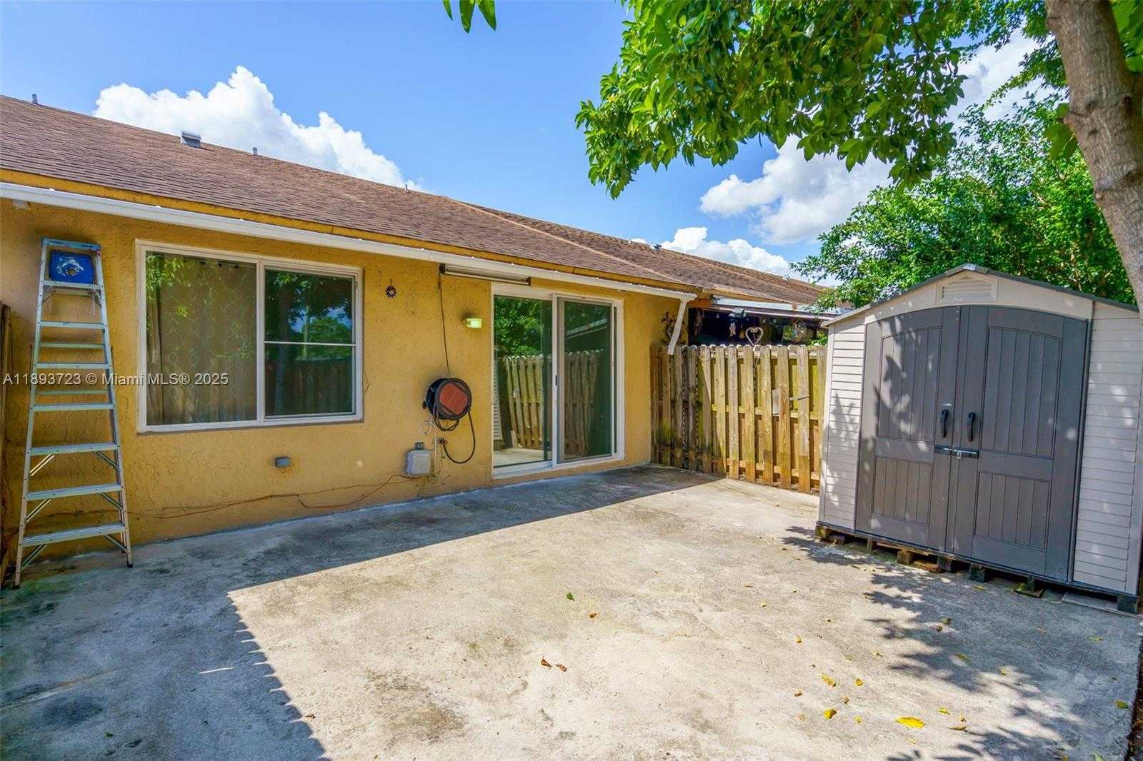 Small Image of 6713 NORTH WEST 188TH TER #6713, Hialeah Number 22
