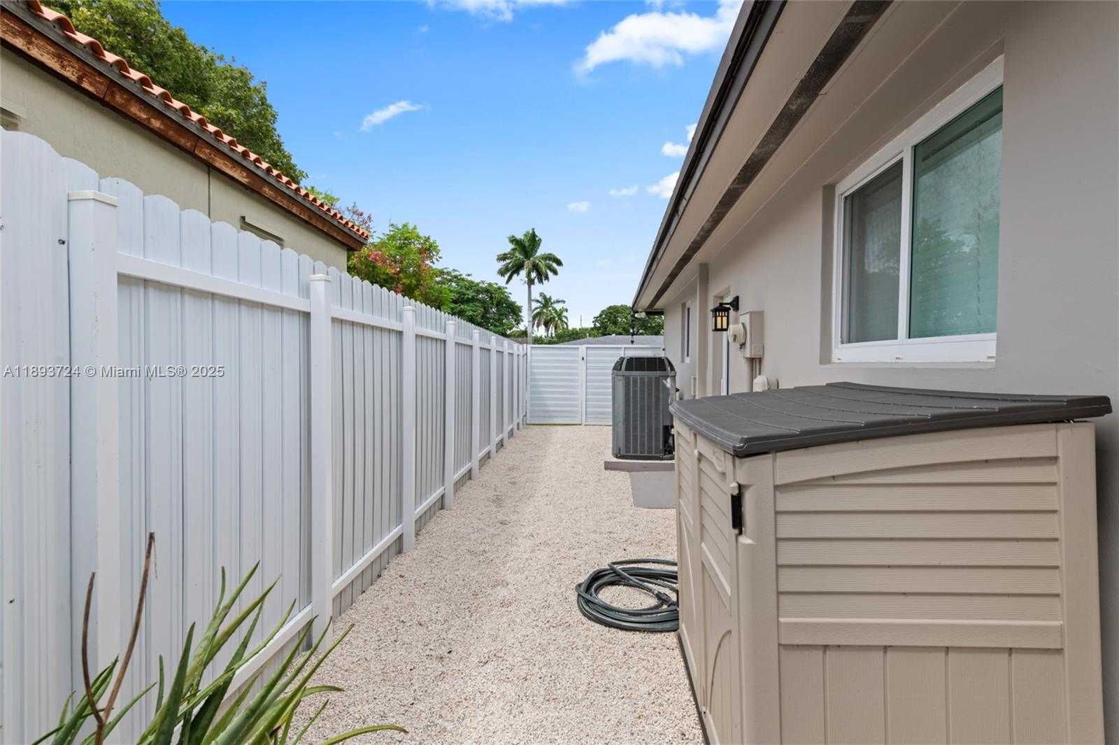 Small Image of 8440 SOUTH WEST 201ST ST, Cutler Bay Number 25